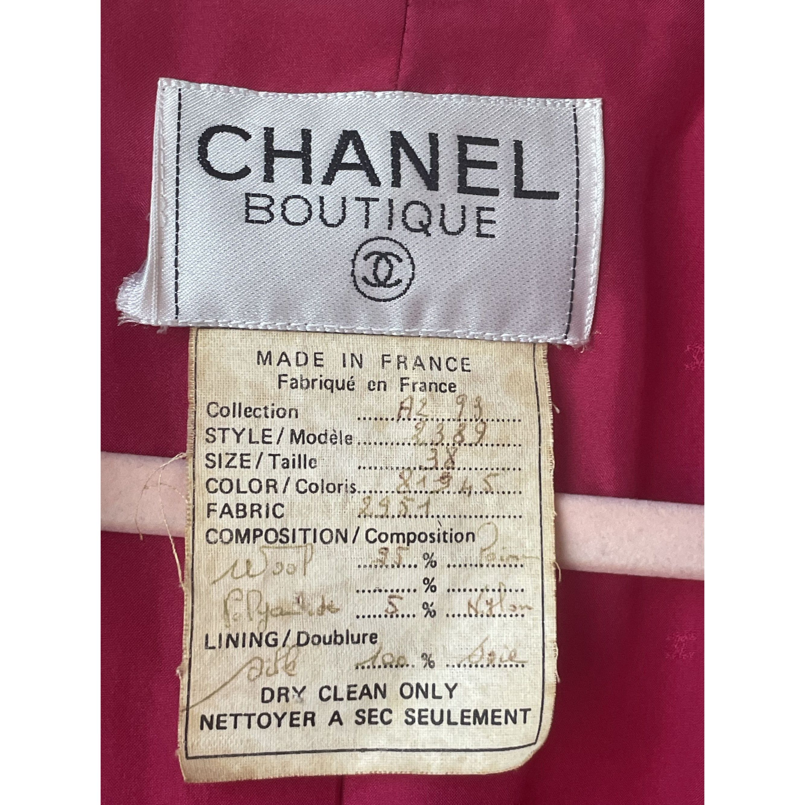Chanel Chanel Vintage Boucle Wool Pink Coat With Gold Button Accent Size XS / US 0-2 / IT 36-38 - 12 Thumbnail