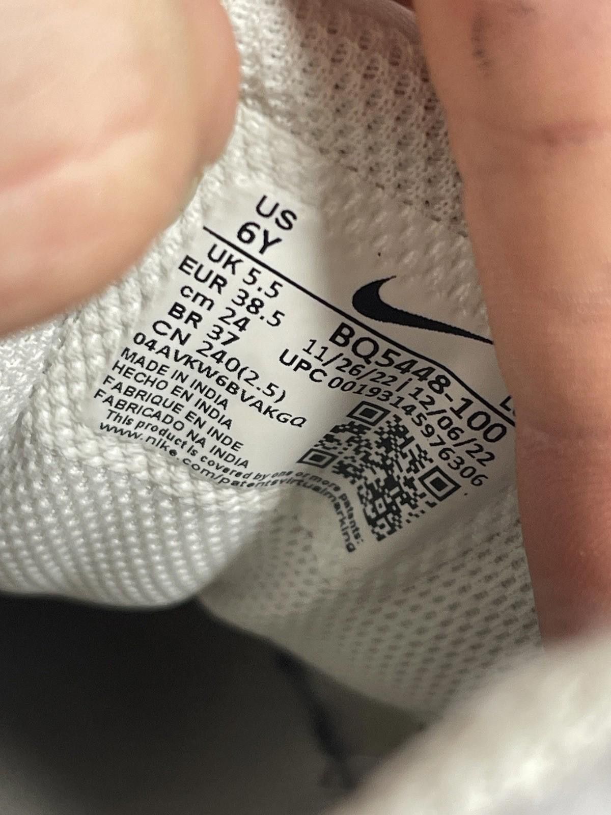 Nike Nike Court Borough Low 2 Sneakers Kids Size 6 White Shoes Size US 6 / EU 39 - 10 Thumbnail