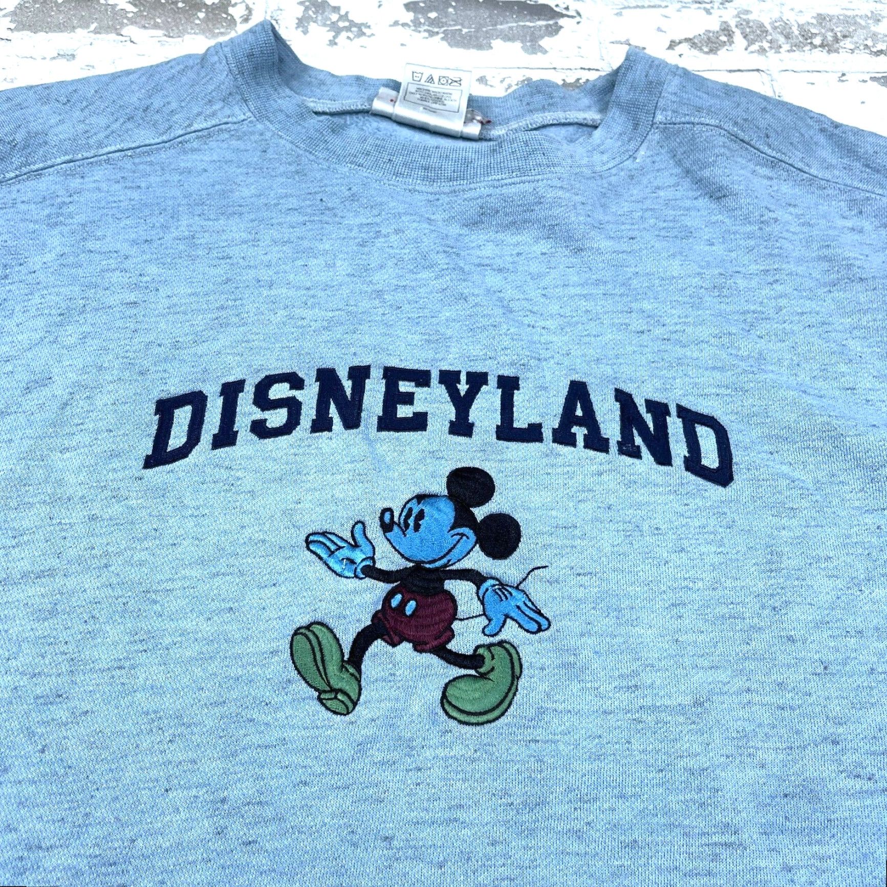 Disney VINTAGE Disney Mickey Mouse Sweatshirt Men Large Crewneck Fleece Blue 90s Retro Logo Size US L / EU 52-54 / 3 - 2 Thumbnail