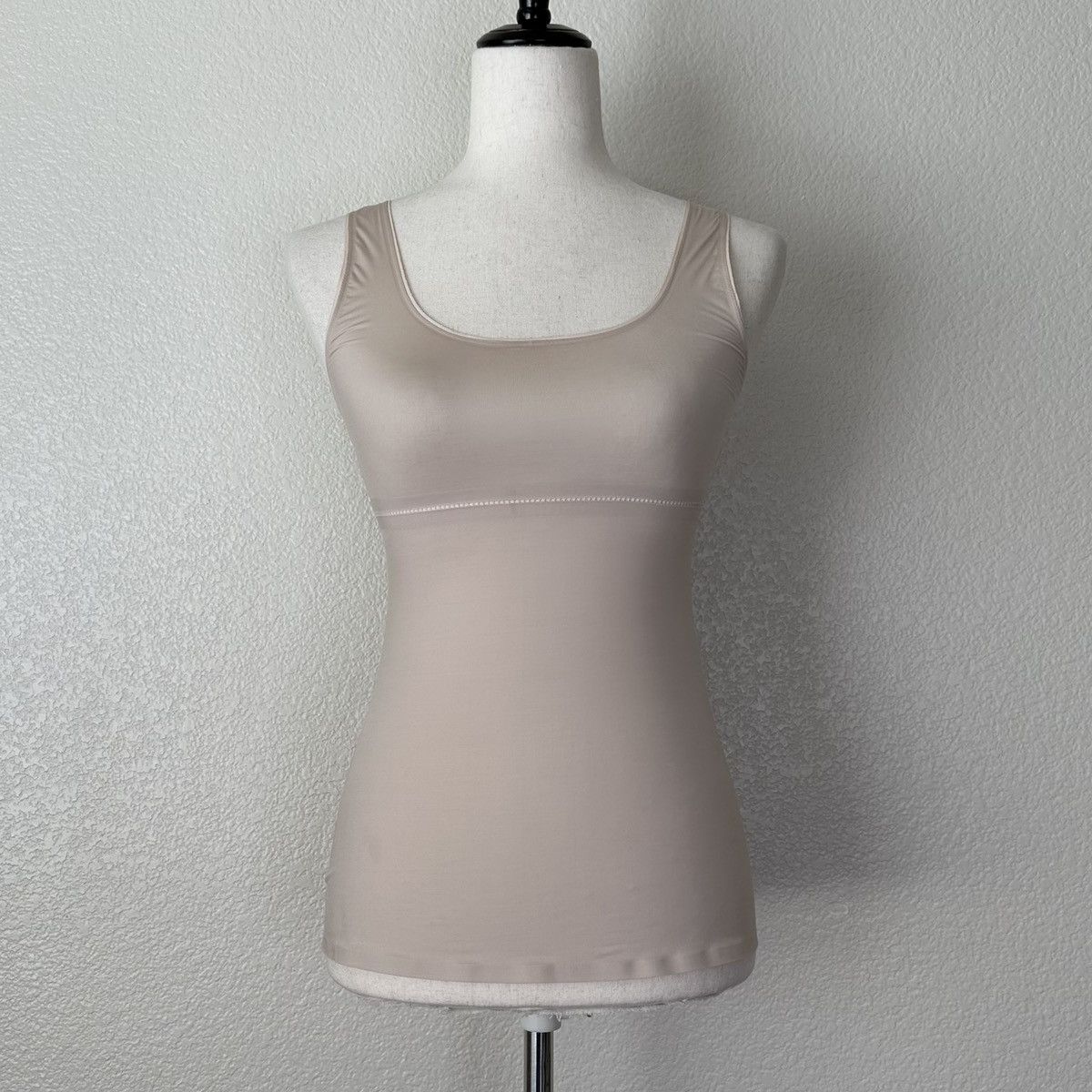 Marks & Spencer Marks & Spencer Nude Stretchy Scoop Neck Tank Top Size M / US 6-8 / IT 42-44 - 1 Thumbnail
