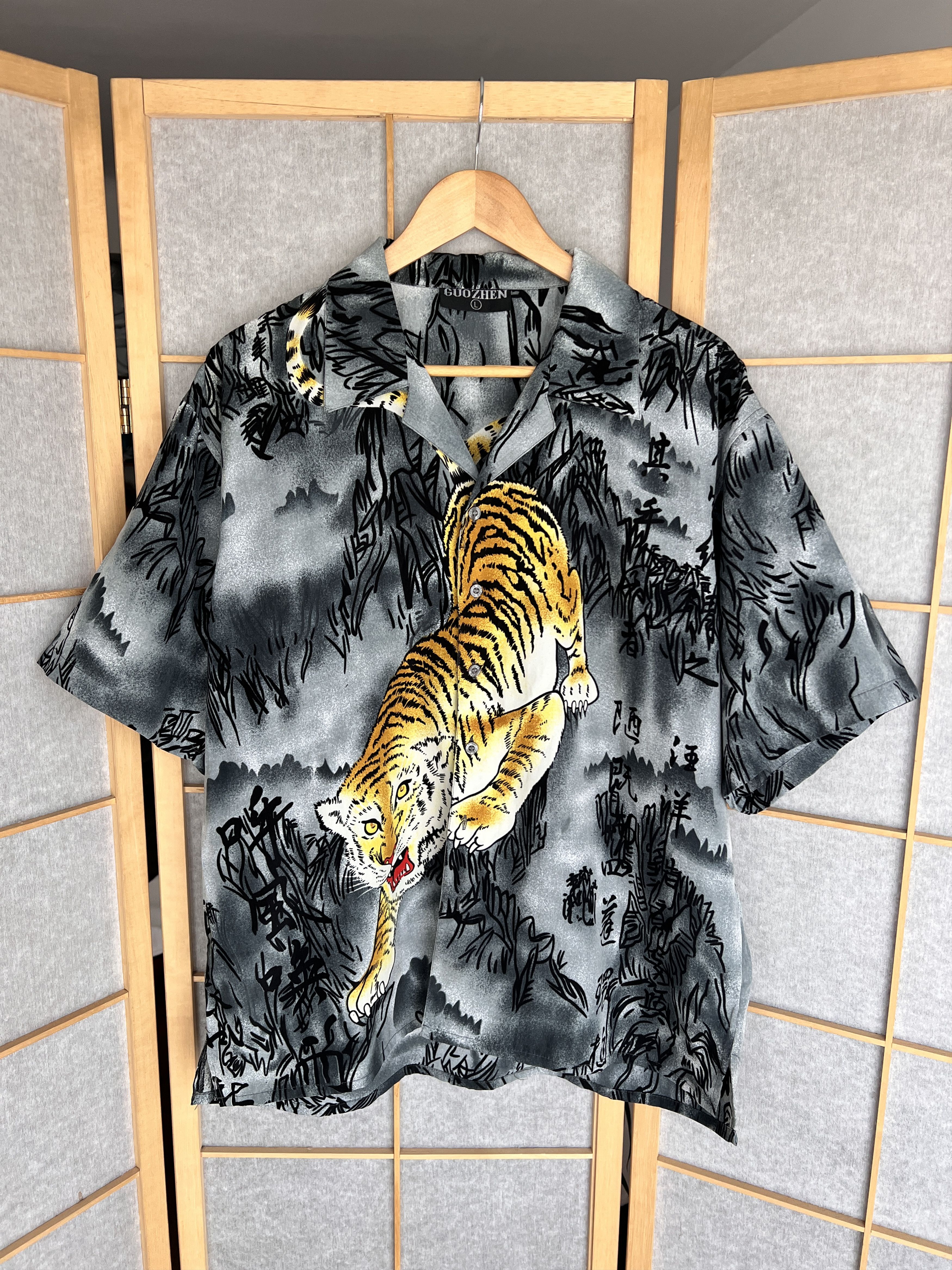Japanese Brand Crazy! Japanese tiger vintage 2000s Hawaiian shirt printed Size US L / EU 52-54 / 3 - 9 Thumbnail