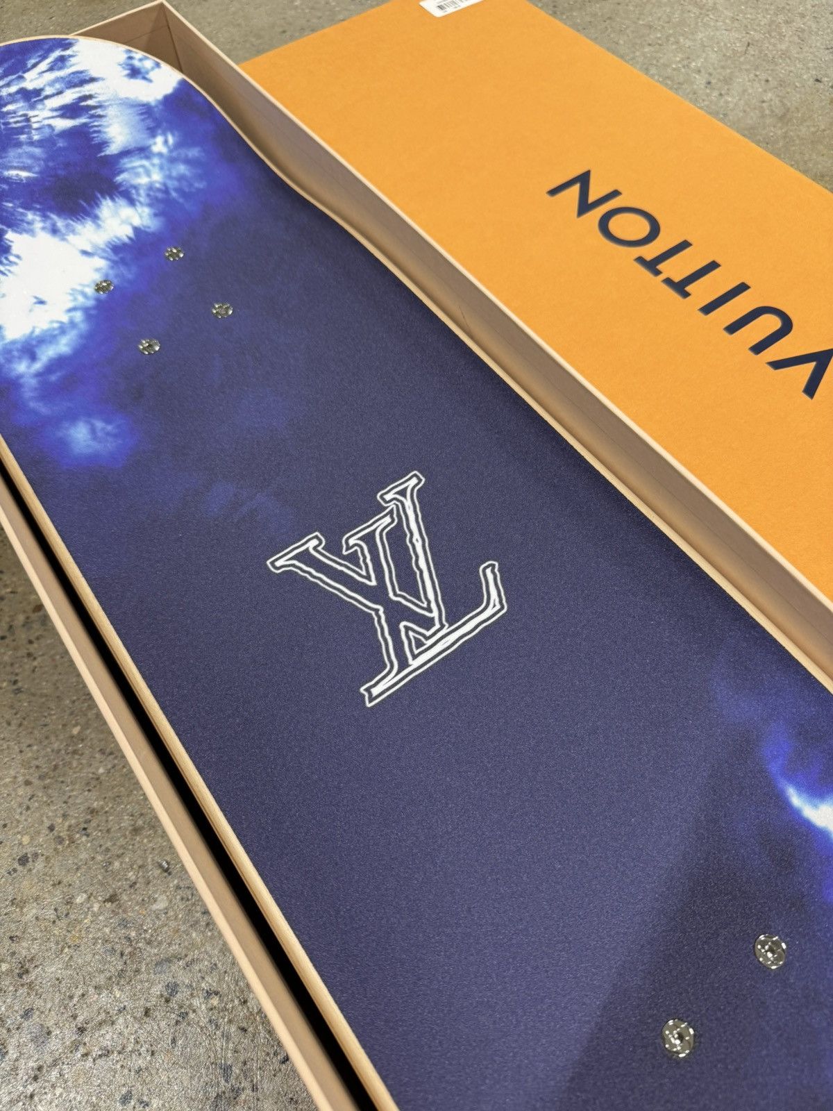 Louis Vuitton × Virgil Abloh Louis Vuitton Bandana Monogram Skateboard RARE NEW Size ONE SIZE - 4 Thumbnail