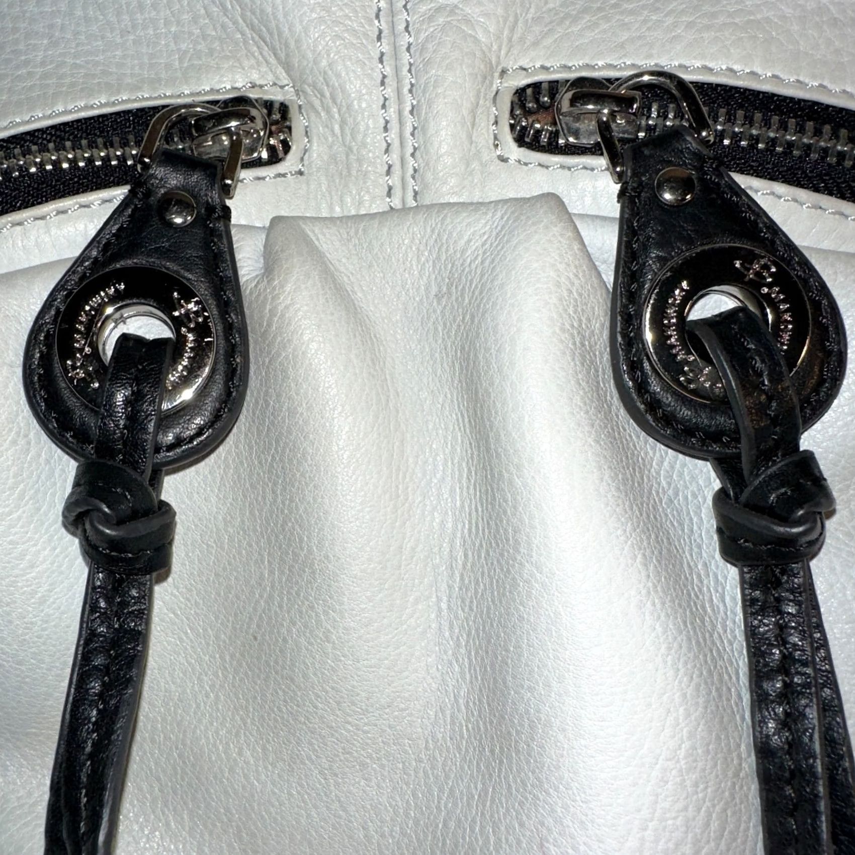 Vintage B Makowsky Shoulder Bag White Leather Handbag Black Shoulder Strap Zip Pockets Medium Womens 14in 12in Bag Width Height Bucket Purse Vintage No Size ONE SIZE - 3 Thumbnail