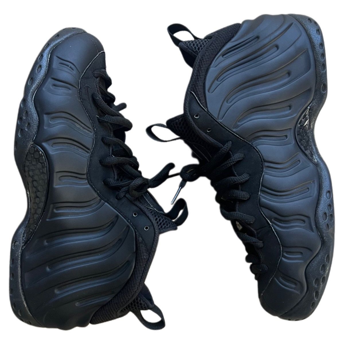 Nike Nike Air Foamposite One Triple Black. Size US 9 / EU 42 - 2 Thumbnail