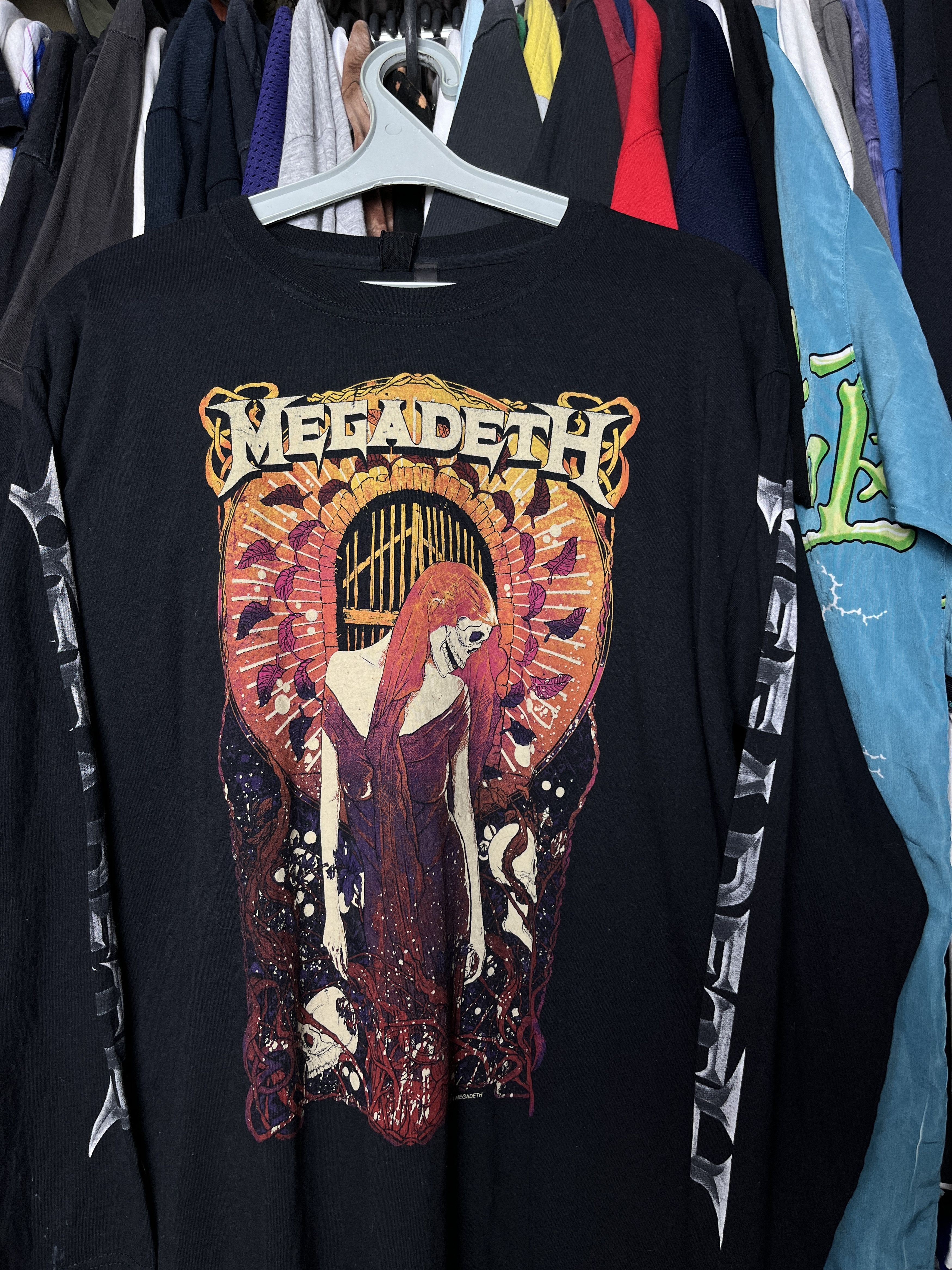 Band Tees MEGADETH VINTAGE Y2K RARE FADED LONG SLEEVE T SHIRT - 1331 Size US L / EU 52-54 / 3 - 2 Thumbnail