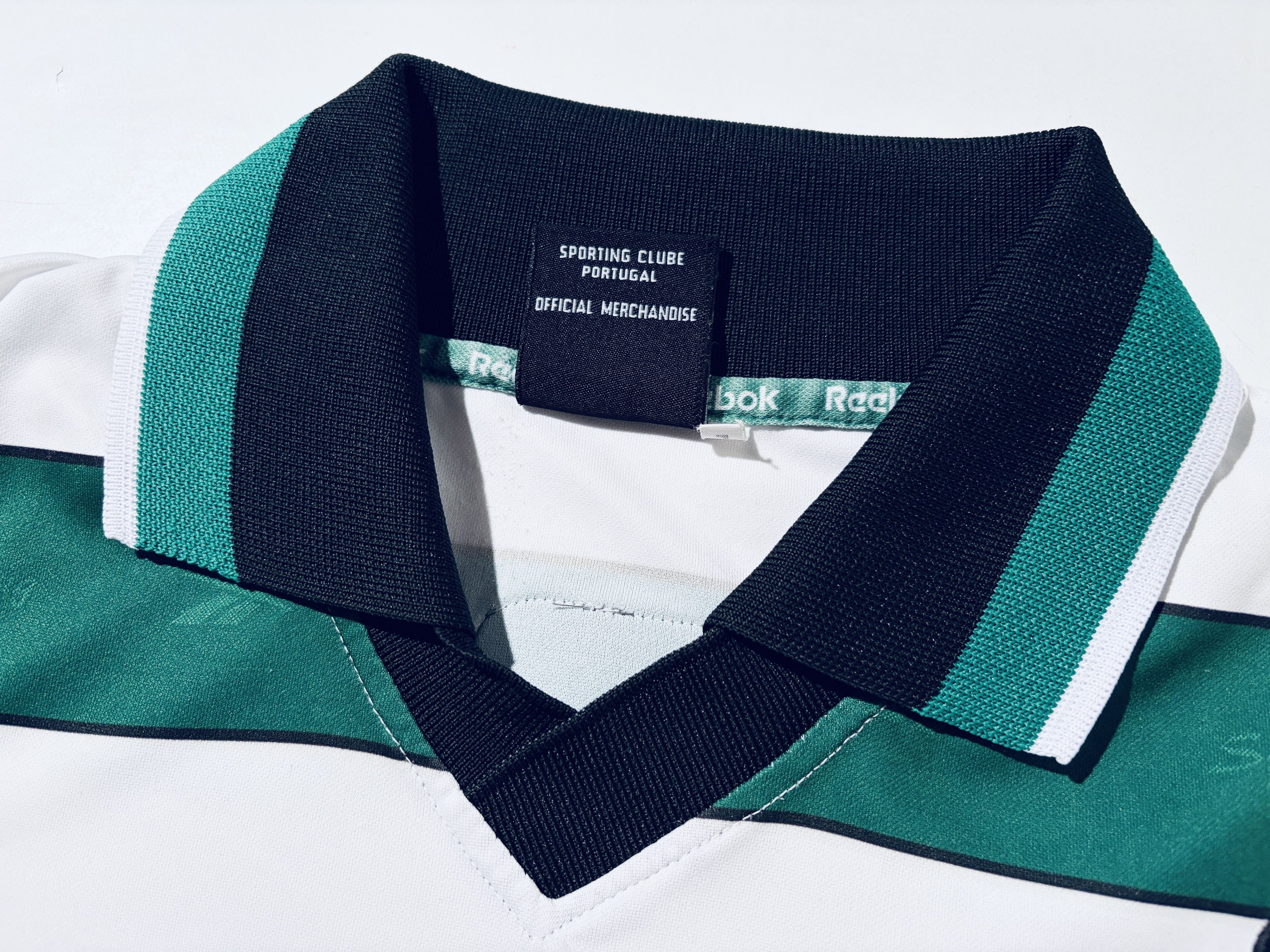 Reebok Sporting Lisbon Home Shirt 2001 - 2002 Size US L / EU 52-54 / 3 - 9 Thumbnail