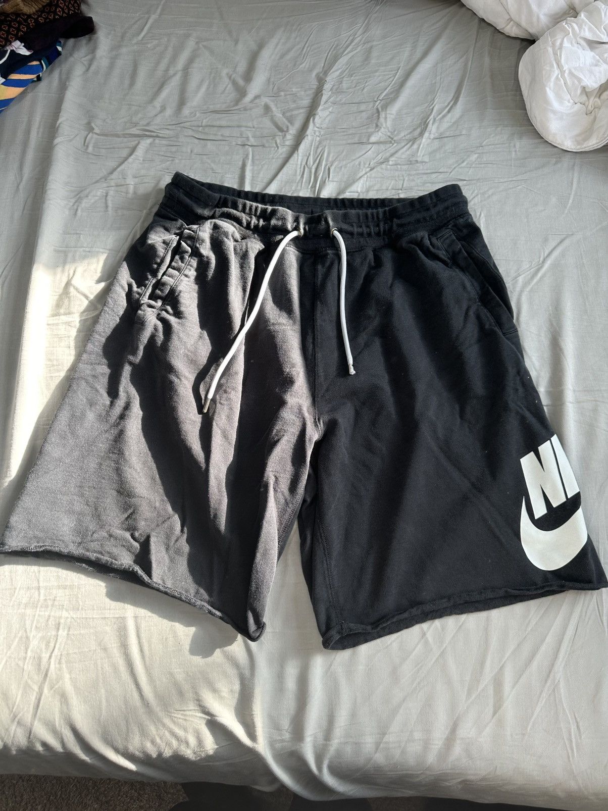 Nike Nike Logo Cotton Shorts Size US 36 / EU 52 - 1 Thumbnail