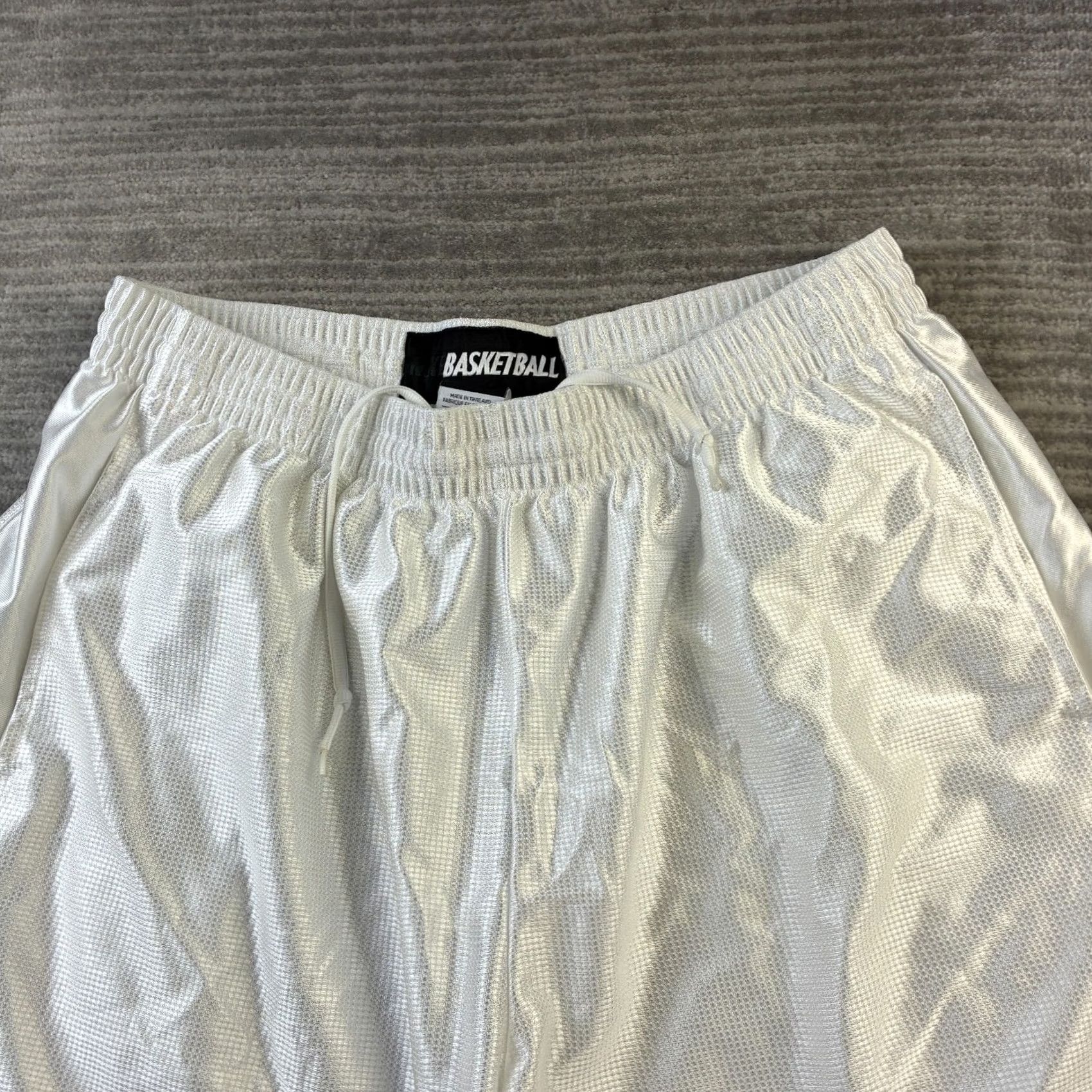 Nike VINTAGE Nike Shorts Mens 2XL White Shiny Dazzle Basketball Baggy Shorts Size US 32 / EU 48 - 2 Thumbnail