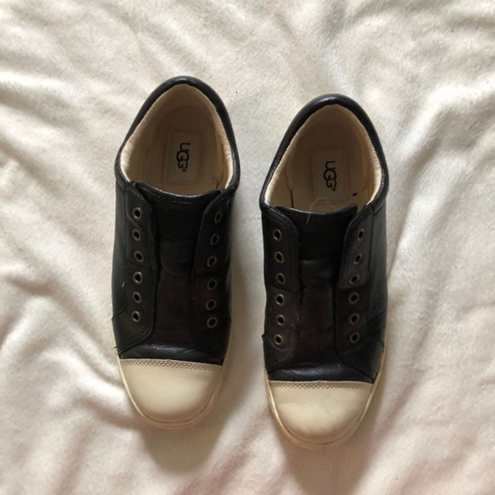 Ugg UGG Black Leather Slip-On Sneakers| Sz 8 Size US 8 / IT 38 - 3 Thumbnail