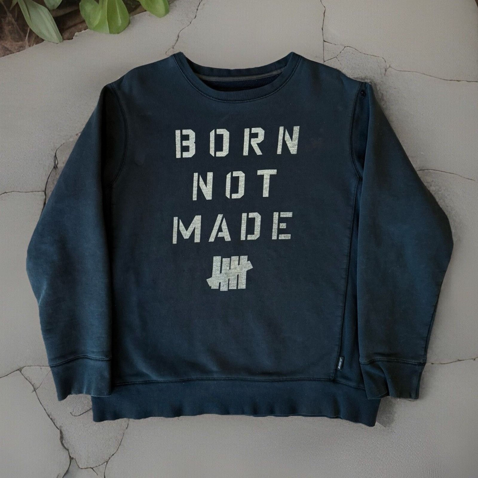 Undefeated Vintage Undefeated Sweatshirt XL Y2K Los Angeles Streetwear Size US XL / EU 56 / 4 - 1 Thumbnail