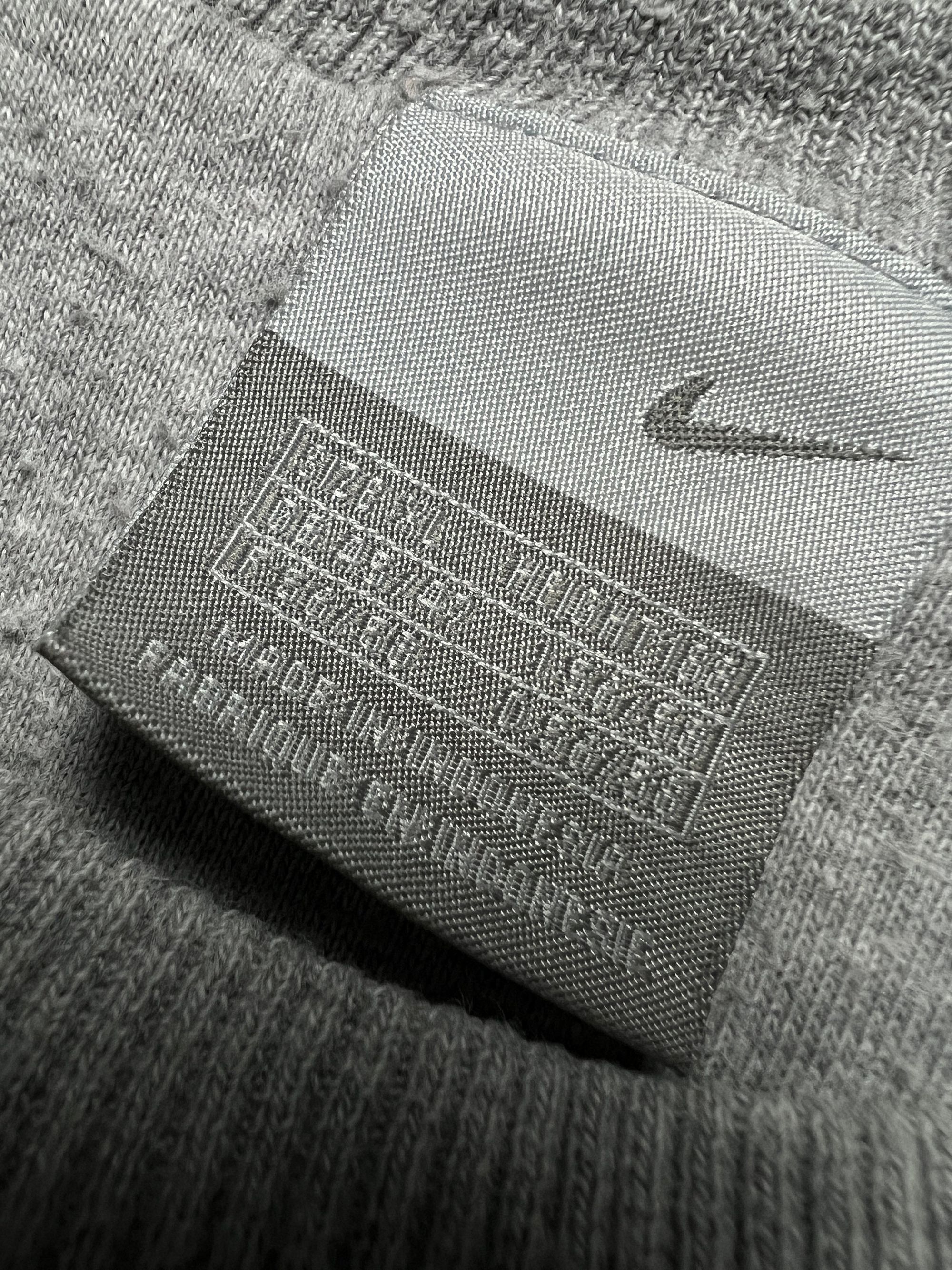 Nike Vintage Crewneck Nike box central swoosh y2k fits logo USA Size US XL / EU 56 / 4 - 9 Thumbnail
