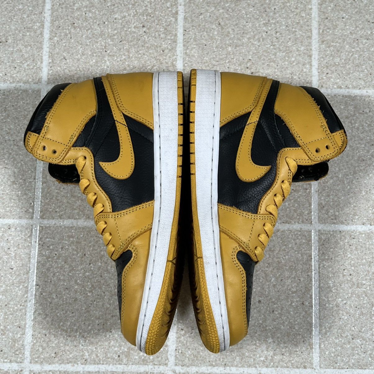 Jordan Brand Nike Air Jordan 1 Sneaker sz8.5 Yellow Retro High OG Pollen Size US 8.5 / EU 41-42 - 8 Thumbnail