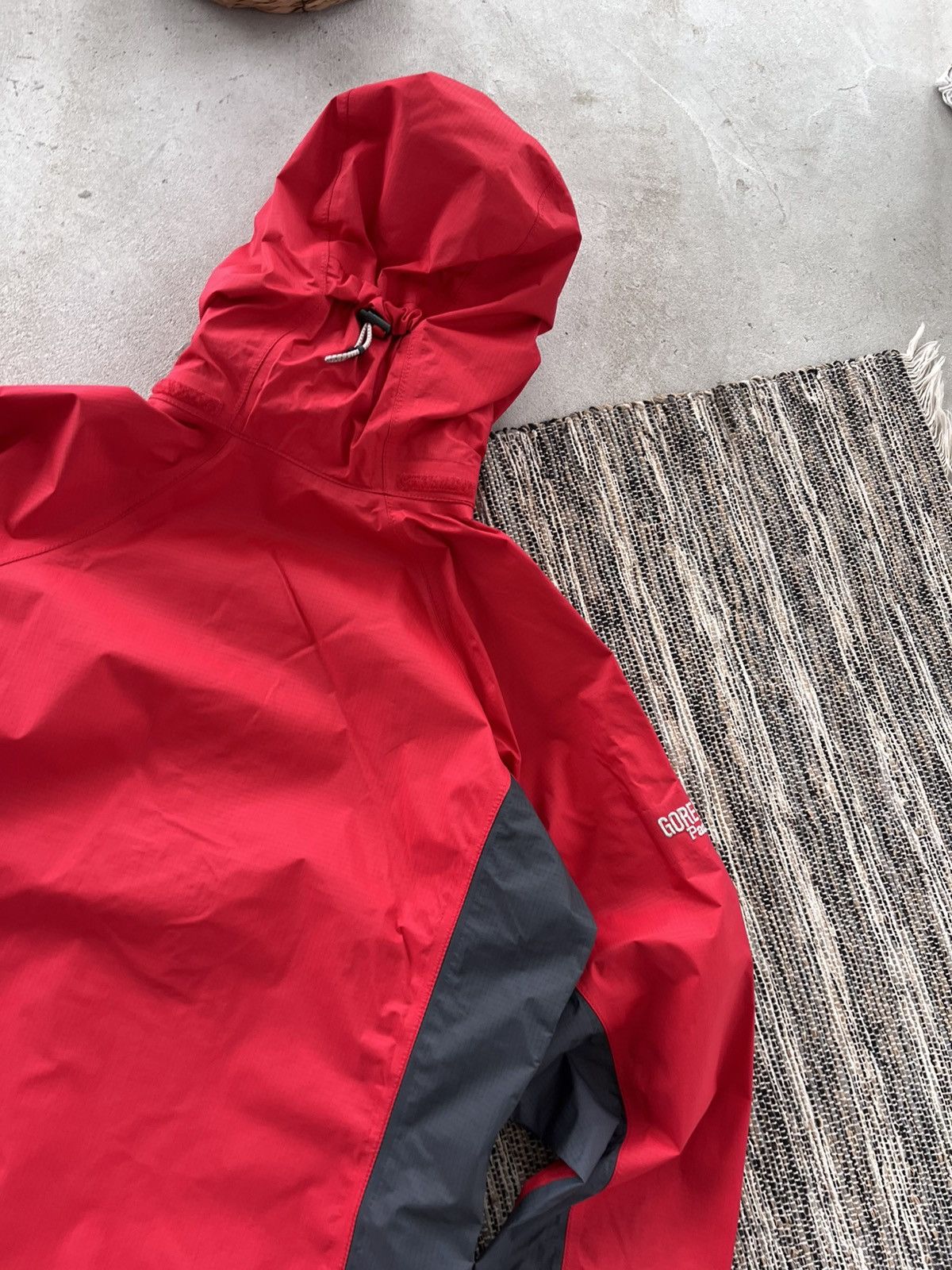Berghaus Vintage Berghaus GoreTex PacLite Red windbreaker Jacket Y2K Size M / US 6-8 / IT 42-44 - 14 Thumbnail