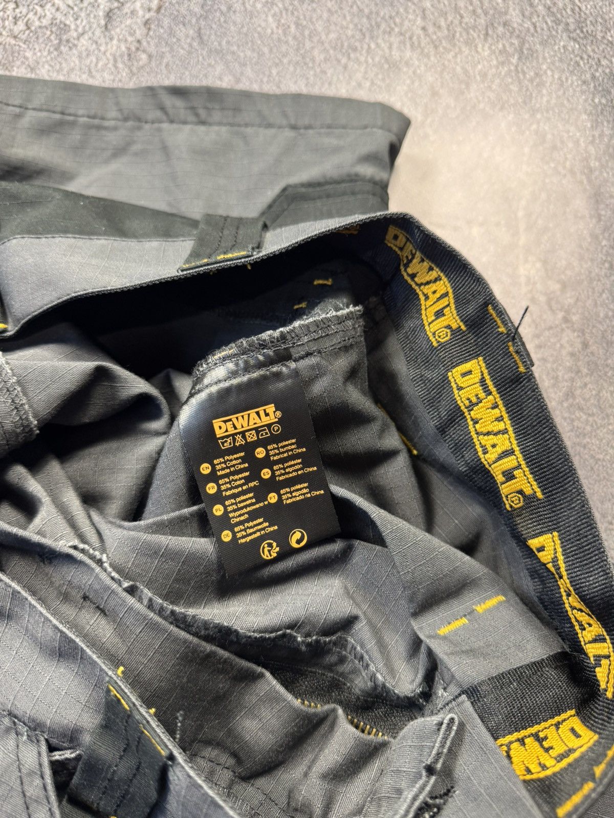 Other DeWALT Professional Cargo Work Shorts — Heavy Duty Size US 34 / EU 50 - 6 Thumbnail