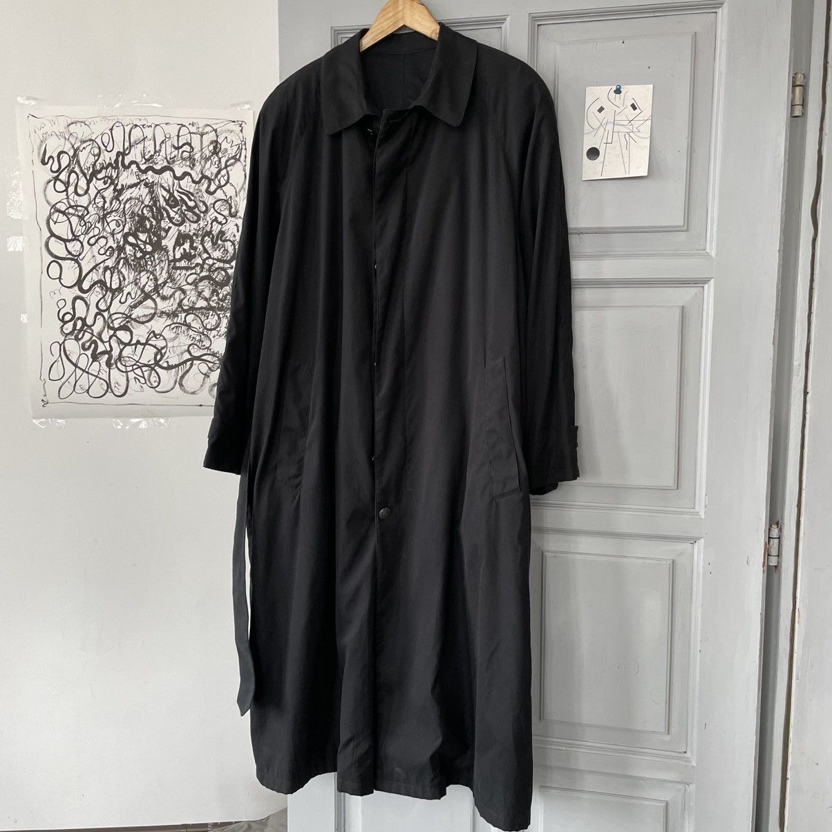 Vintage Vintage Avantgarde Trench Coat Colour Black Y2K Size US L / EU 52-54 / 3 - 1 Thumbnail