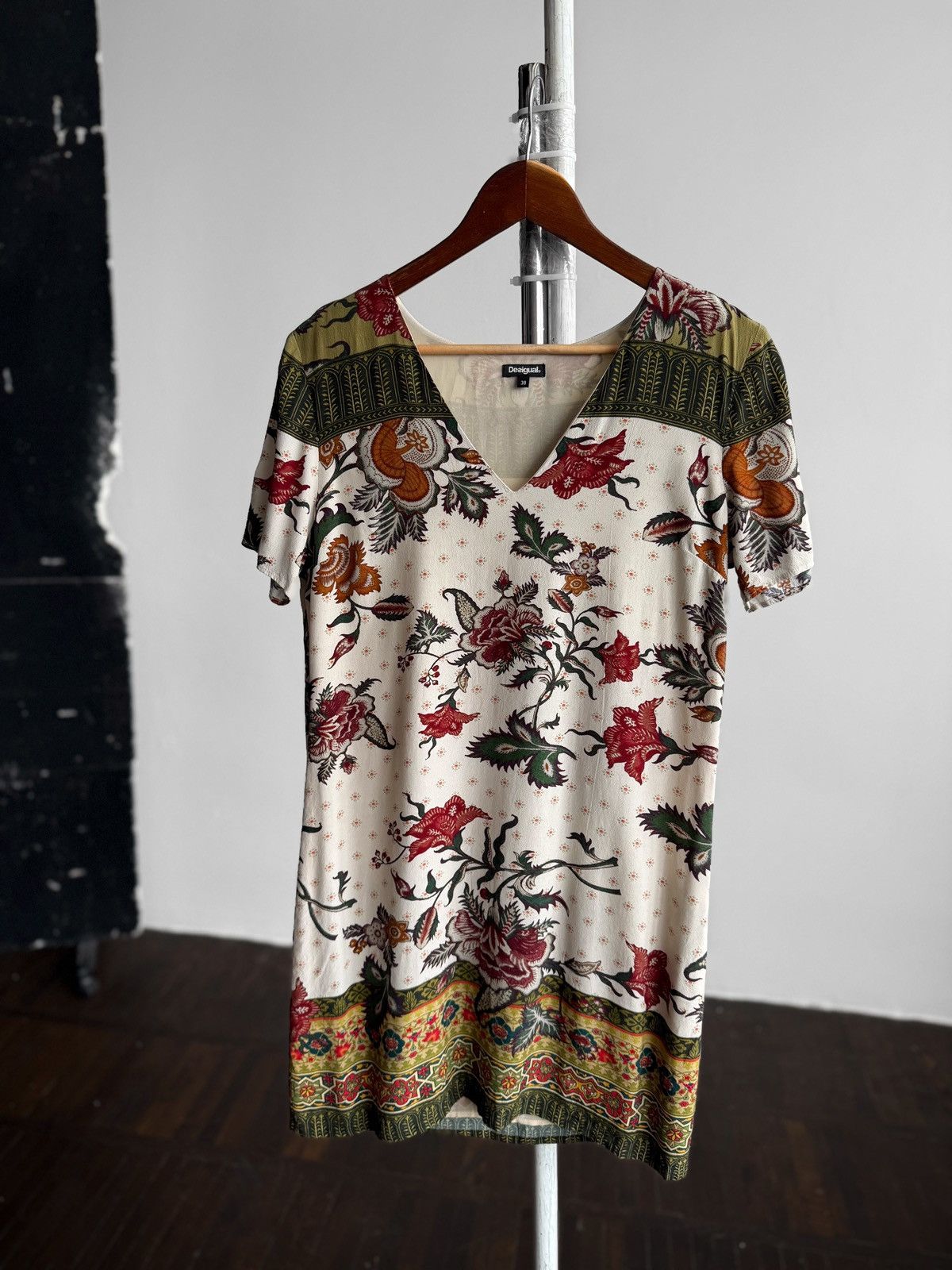 Desigual Desigual Womens Floral Boho Short Sleeve Mini Dress V Neck Size M / US 6-8 / IT 42-44 - 4 Thumbnail