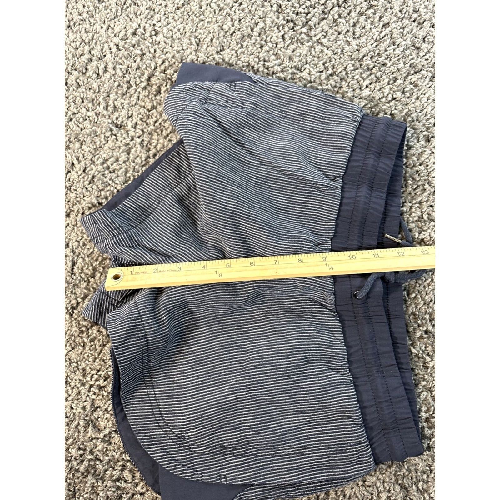 Athleta Athleta Shorts Womens 6 Beachside Bali Navy Linen Striped Blue High Rise Drawstring Womens Blue Striped Beachwear 90s? Size 28" / US 6 / IT 42 - 5 Thumbnail