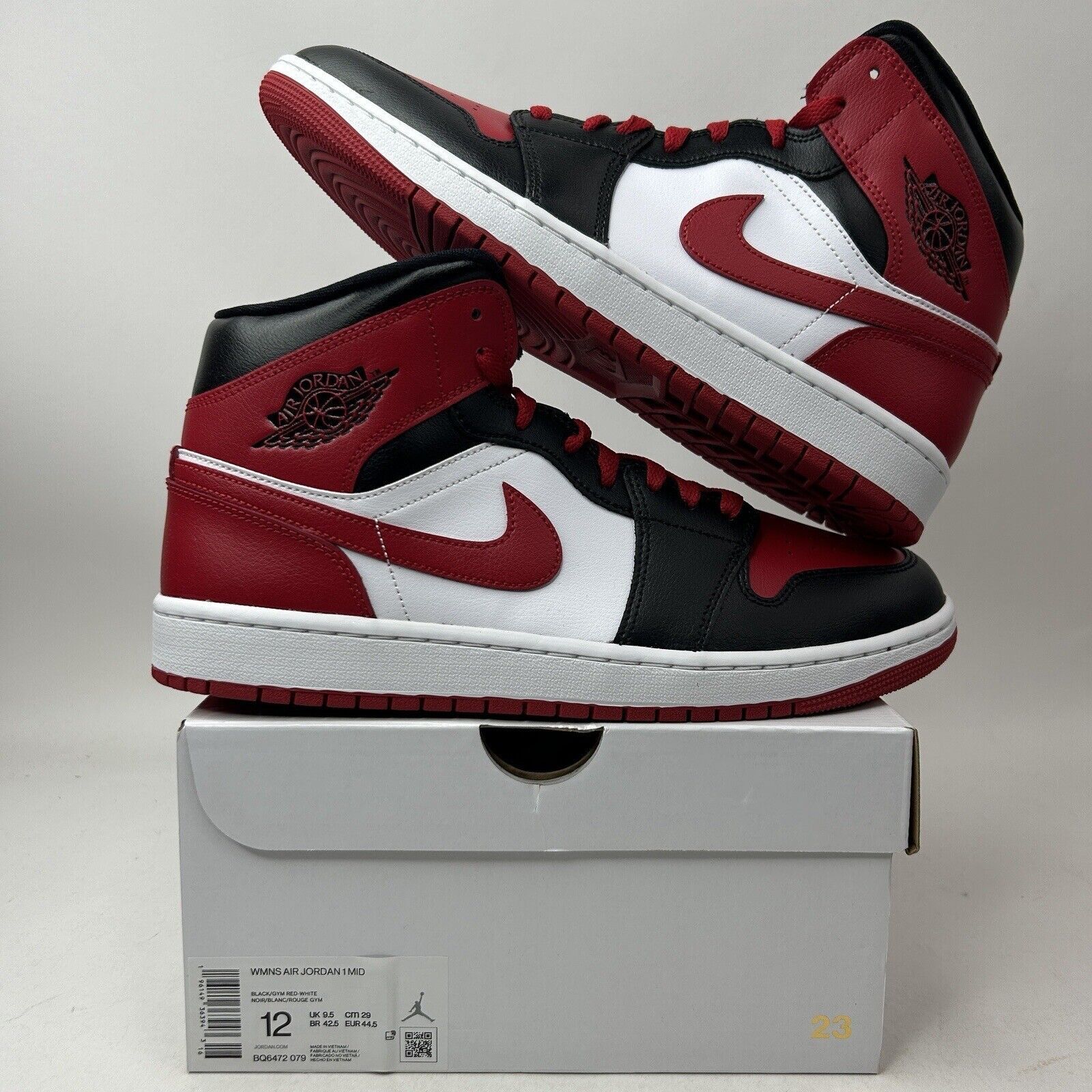 Nike Nike Air Jordan 1 Mid Retro “Bred Toe” 2023 Size US 10.5 / EU 43-44 - 1 Thumbnail