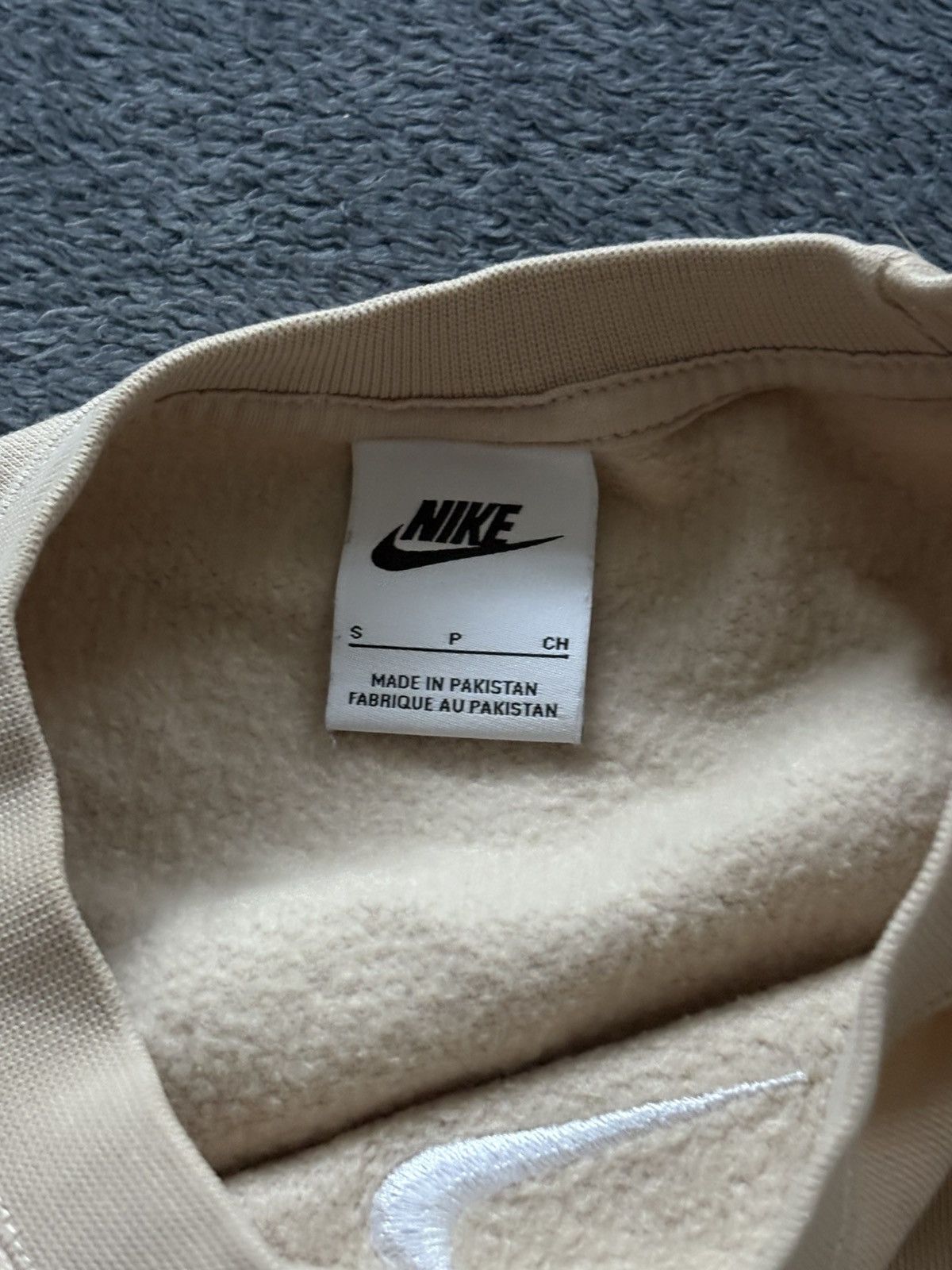 Nike 00s Nike Vintage Oversized Sweatshirt Boxy Fit Centre Swoosh Size US S / EU 44-46 / 1 - 5 Thumbnail