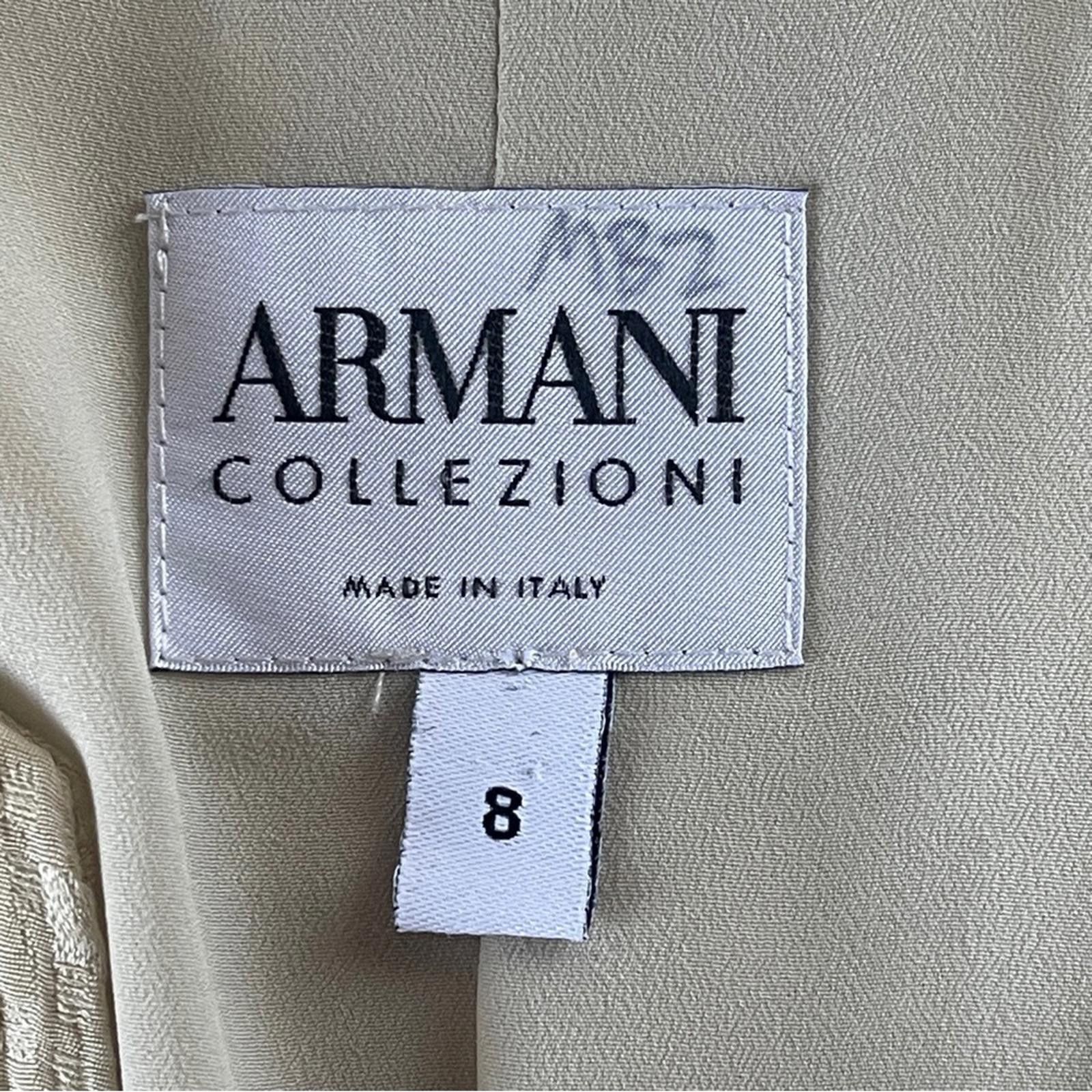 Armani Collezioni Armani Collezioni Cream Textured 2pc Suit Size M / US 6-8 / IT 42-44 - 7 Thumbnail