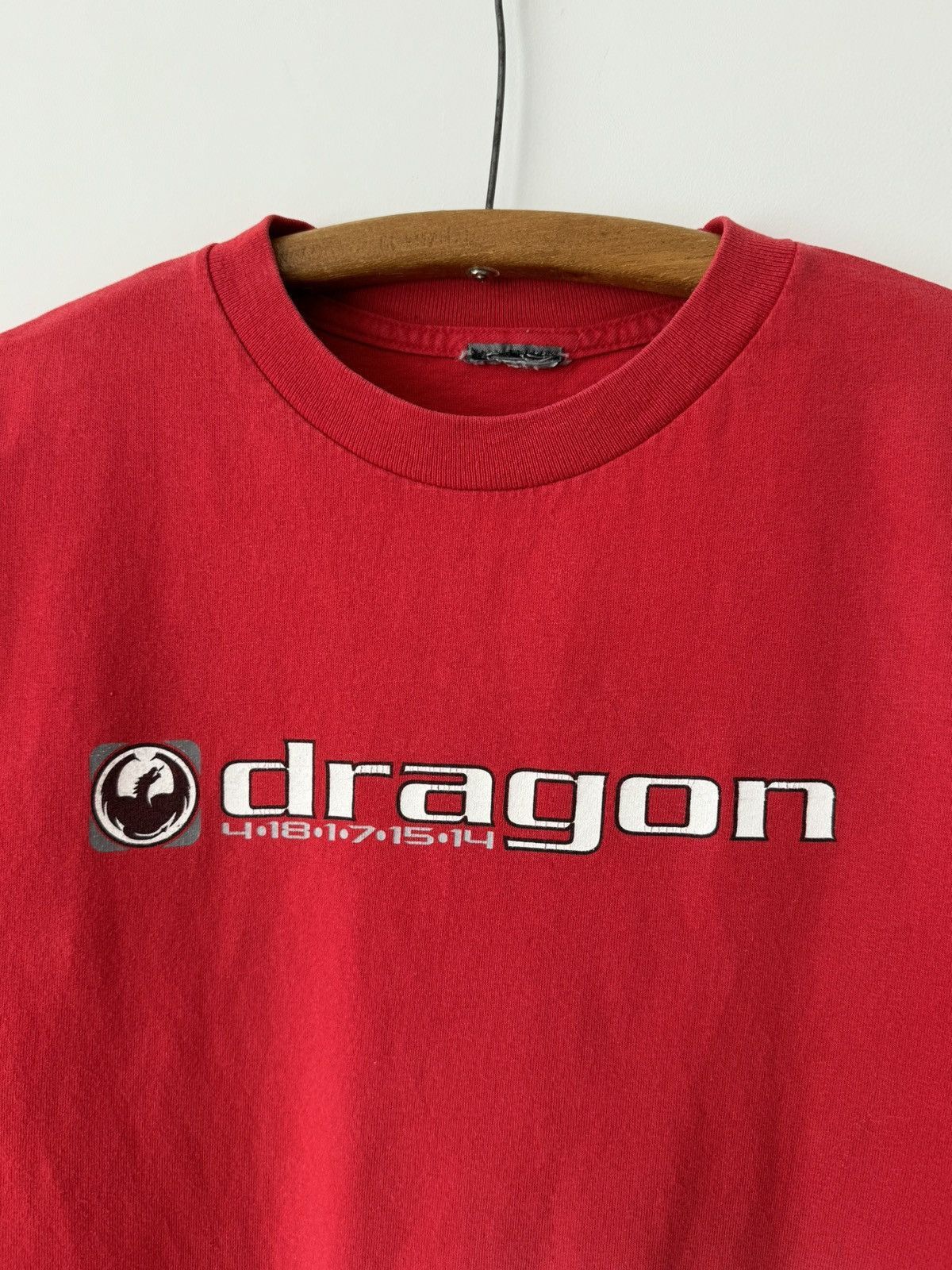 Vintage Vintage Y2K Dragon Skateboarding Red T-Shirt Size US S / EU 44-46 / 1 - 4 Thumbnail