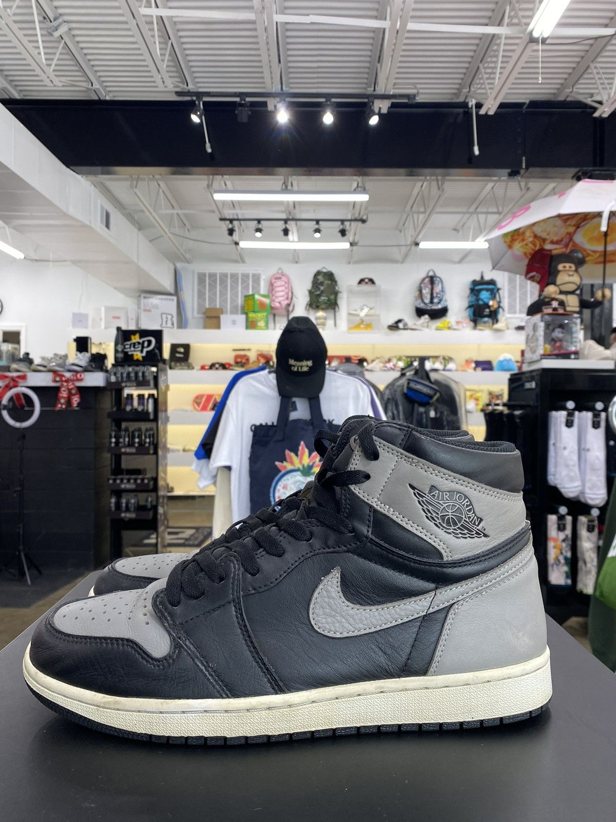 Jordan Brand × Nike Air Jordan 1 Shadow Sz. 10.5 (2018) Size US 10.5 / EU 43-44 - 2 Thumbnail