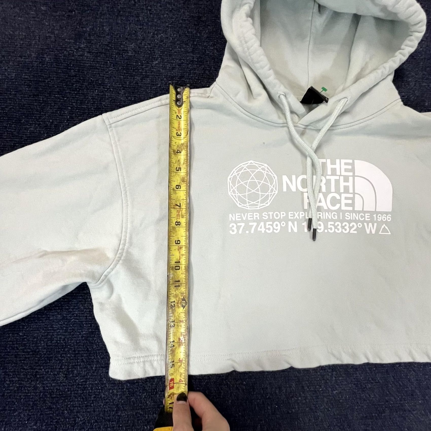 The North Face VINTAGE North Face Hoodie Womens XL Cropped Pullover Sweatshirt Explore Outdoors Size XL / US 12-14 / IT 48-50 - 5 Thumbnail