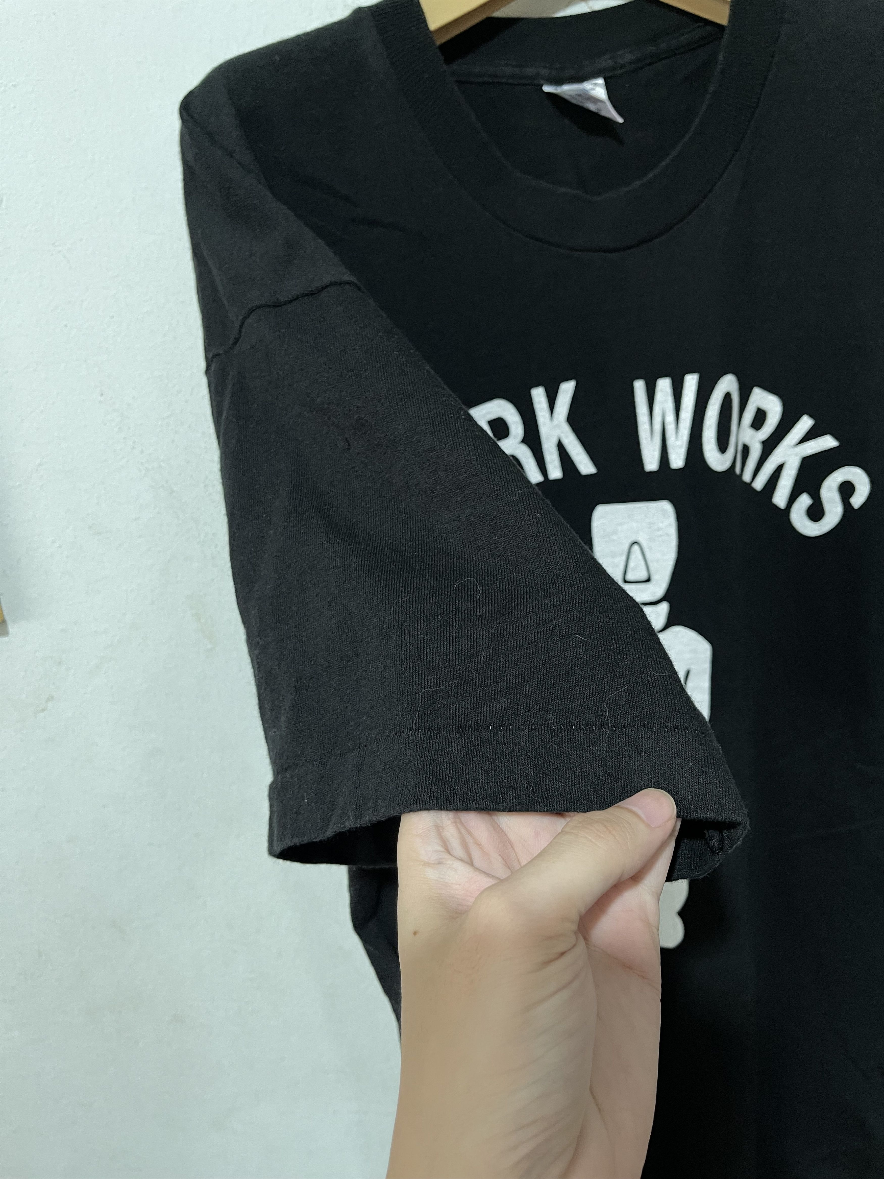 Band Tees × Vintage Vintage "Qwirk works" Tee Size US XL / EU 56 / 4 - 4 Thumbnail