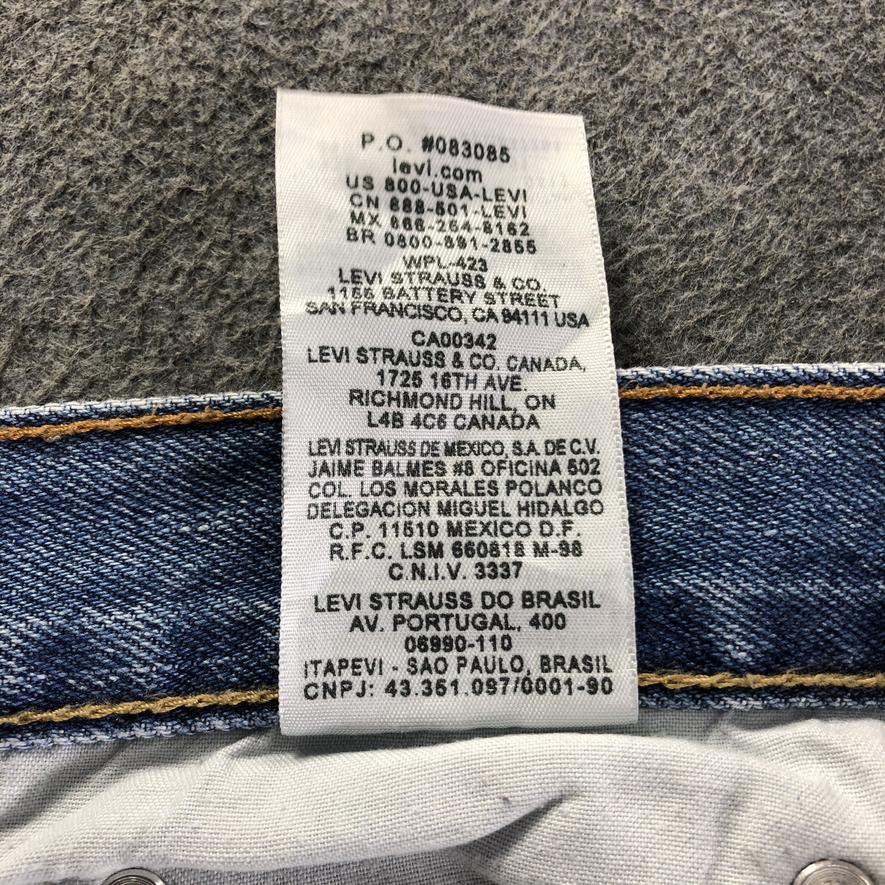 Levi's Vintage Blue Wash Levis 505 Jeans-J4509 Size US 33 - 12 Thumbnail