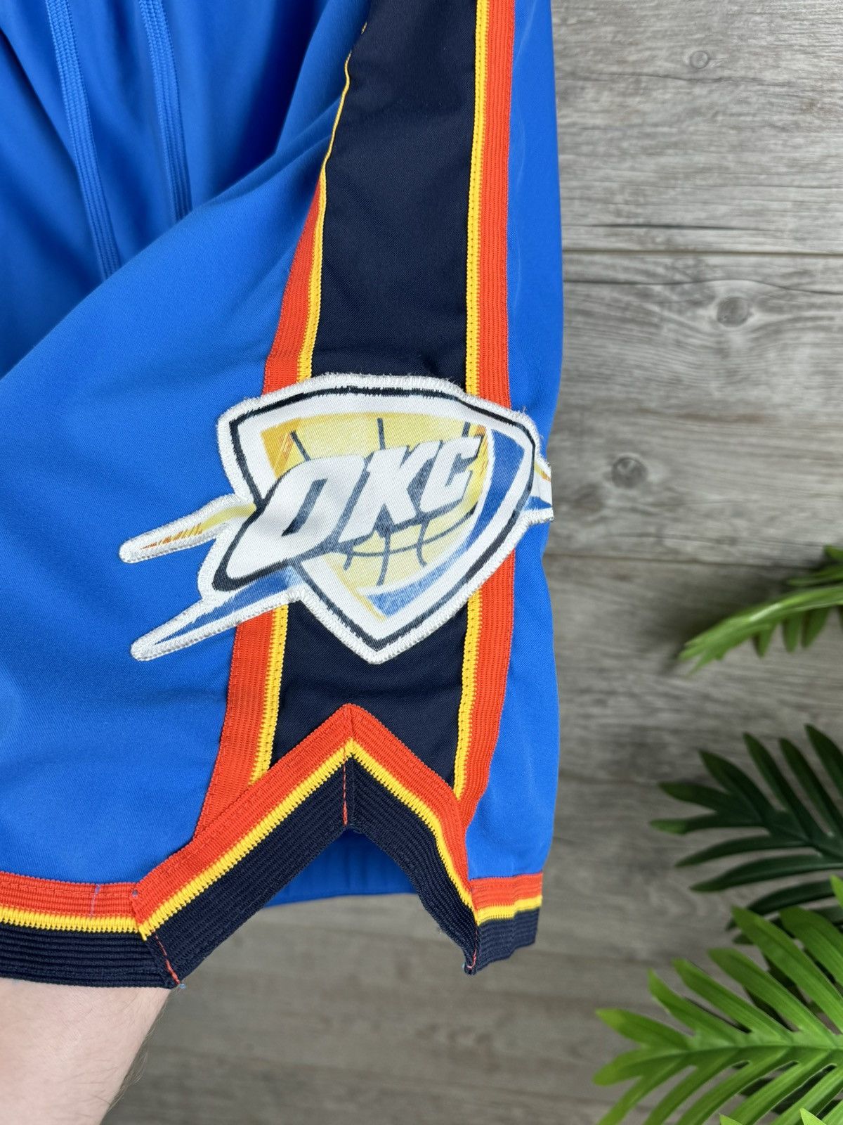 NBA Adidas NBA shorts 🩳 OKC size L Size US 34 / EU 50 - 6 Thumbnail