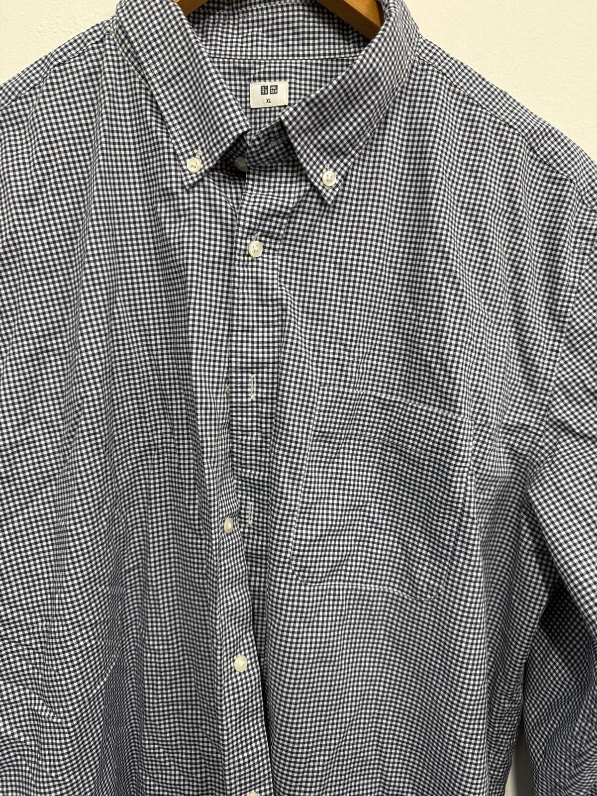 Uniqlo Uniqlo Men's XL Blue and White Checkered Button-Down Shirt Size US XL / EU 56 / 4 - 4 Thumbnail