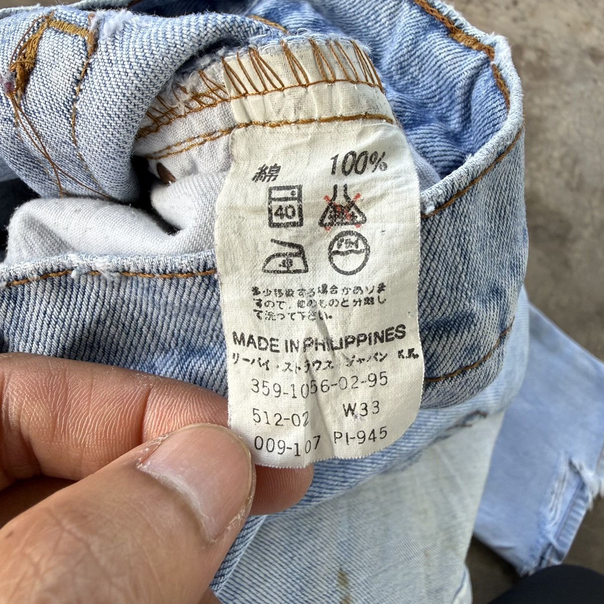 Levi's Vintage Clothing W33 Vintage Levi's 512 RippedFaded Light Wash Denim Jeans. Size US 33 - 13 Thumbnail