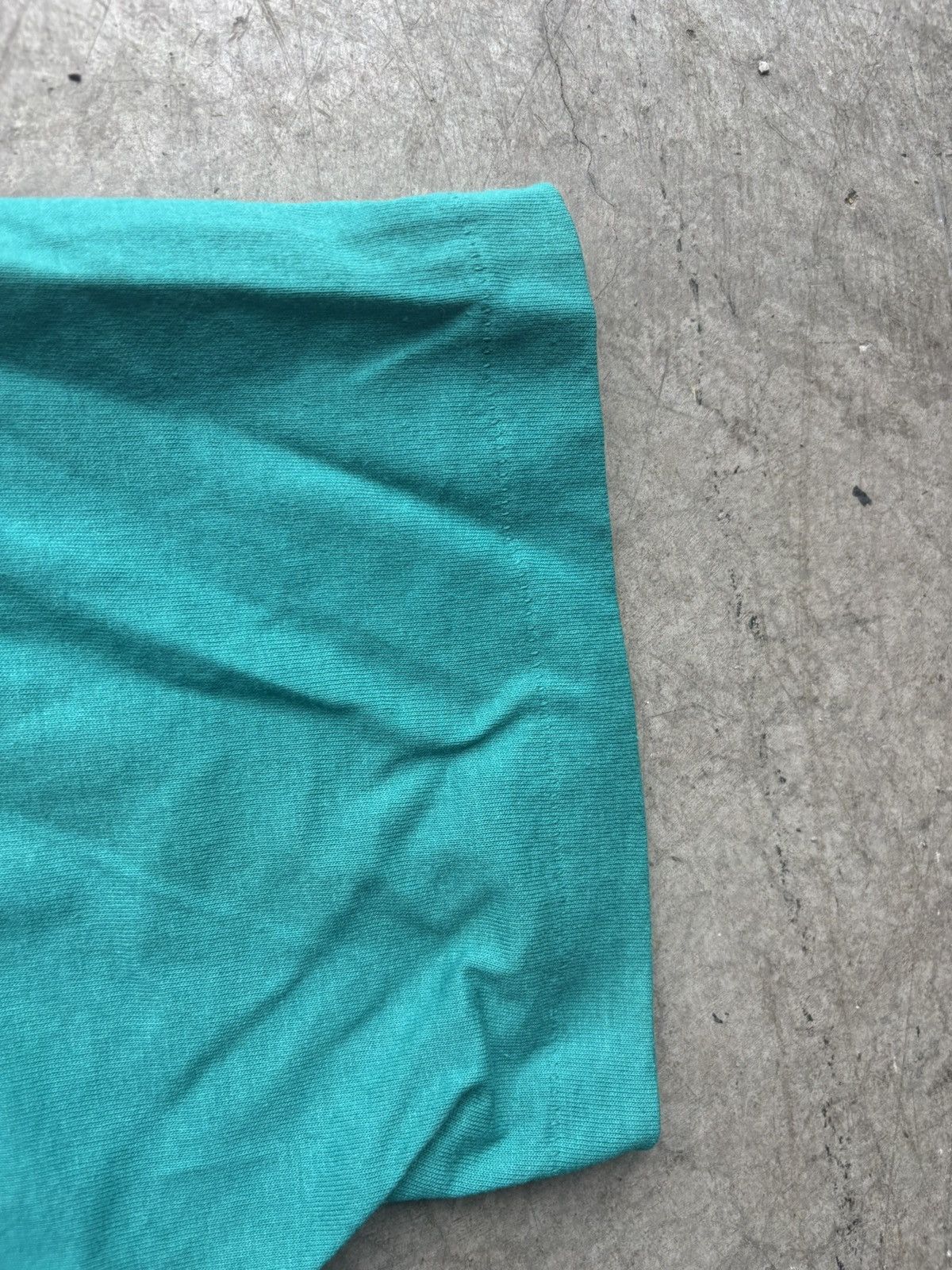 Vintage Vintage 1980's Turquoise Pocket T-Shirt Size US XL / EU 56 / 4 - 5 Thumbnail