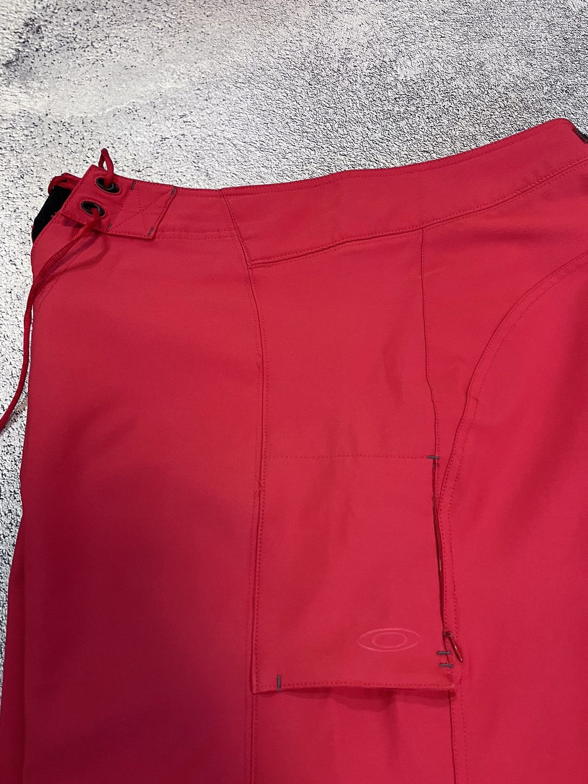 Oakley Oakley Vintage Board Shorts Red Size 33 Surf Zip Pocket Logo Size US 33 - 6 Thumbnail