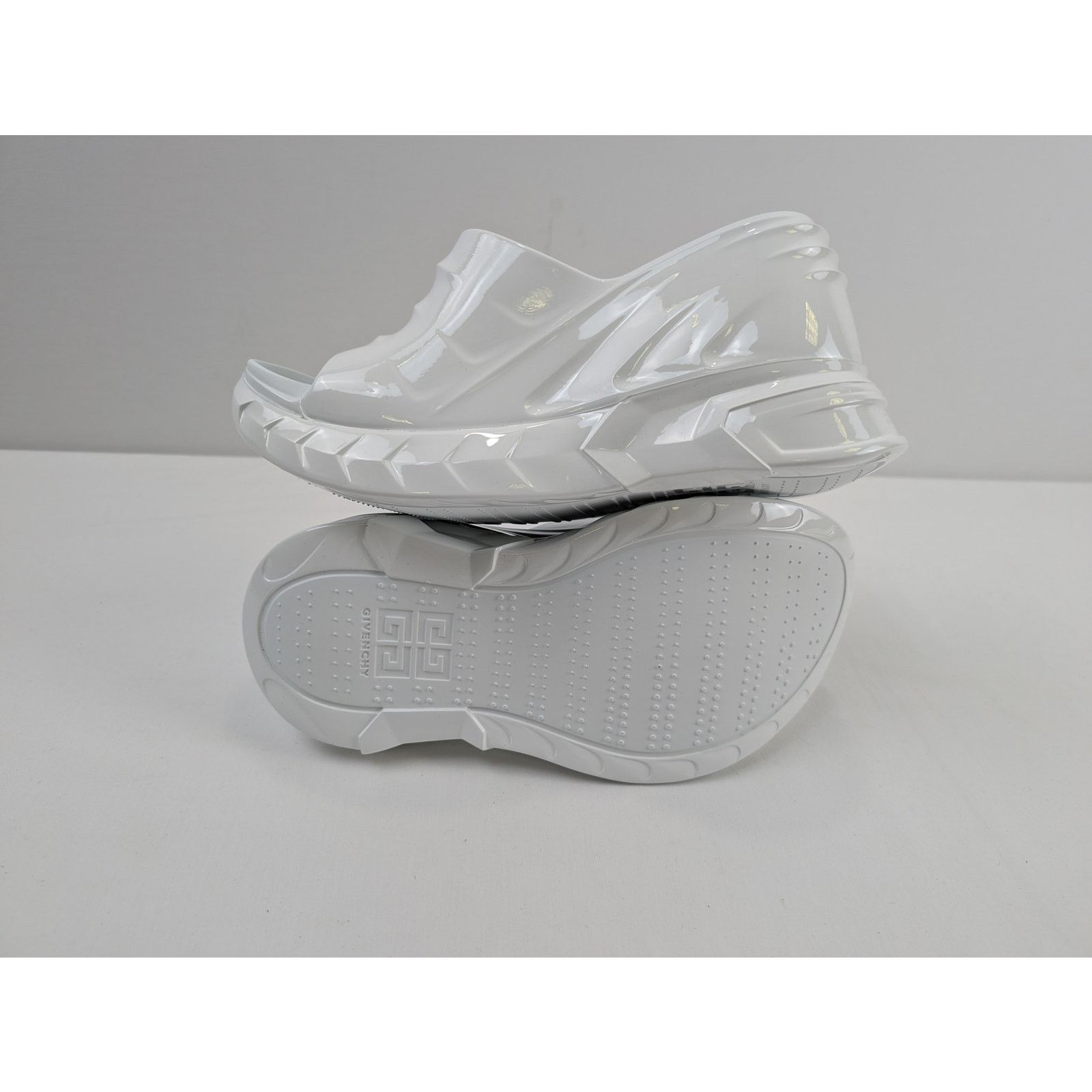 Givenchy o1rshd1 Q:2 / Women's Marshmallow Sandals in White 41 Size US 11 / IT 41 - 7 Thumbnail