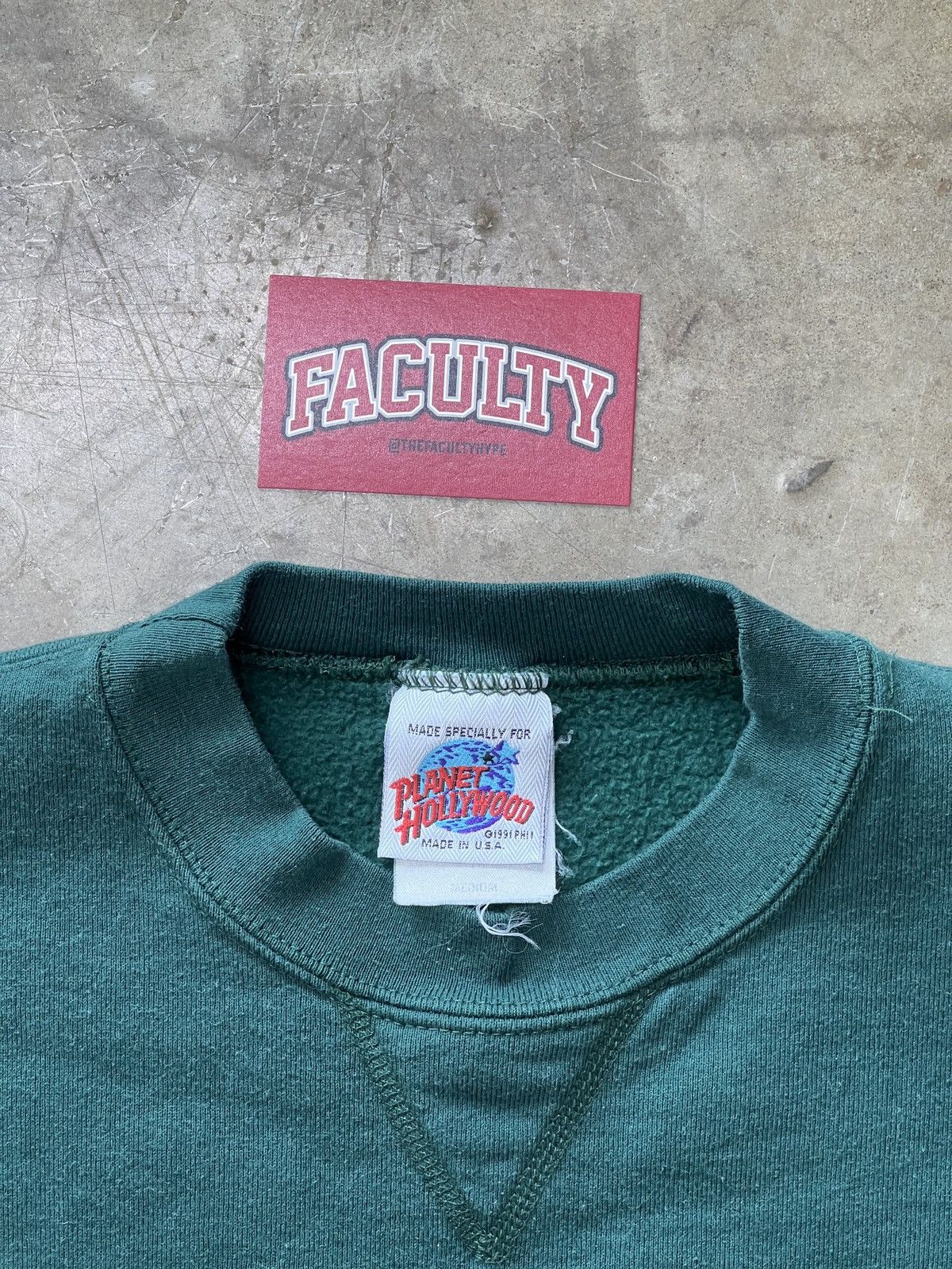 Vintage Vintage 90s Planet Hollywood Las Vegas Crewneck Medium Size US M / EU 48-50 / 2 - 3 Thumbnail