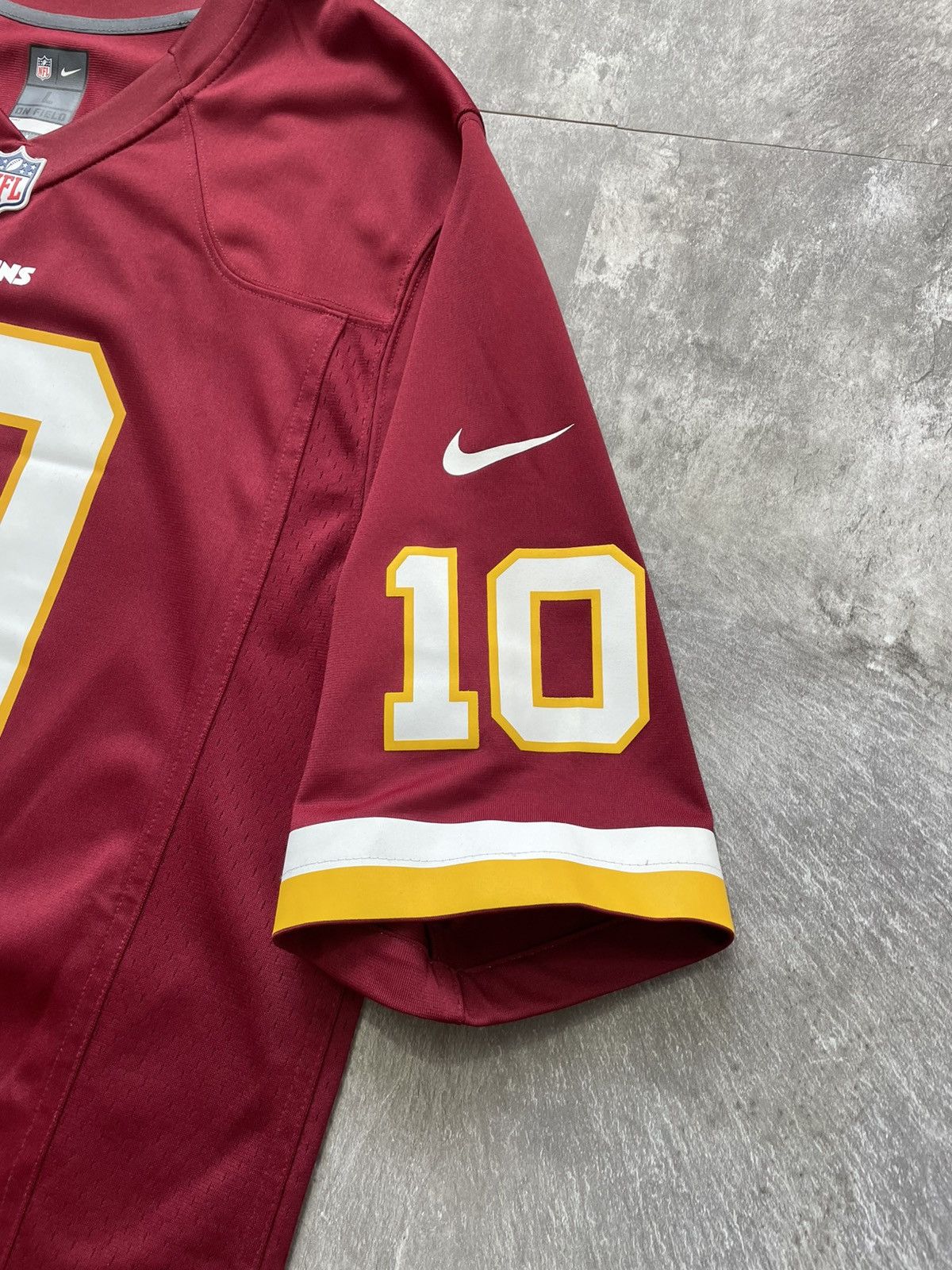 Nike Nike NFL Washington Redskins #10 Robert Griffin III Jersey Size US L / EU 52-54 / 3 - 4 Thumbnail