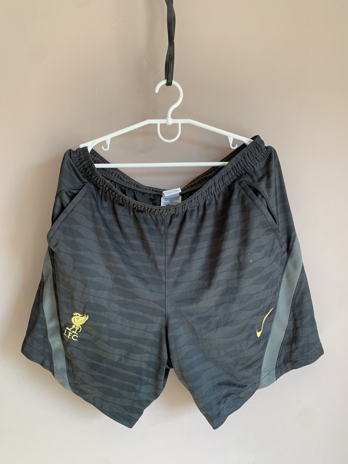 Nike Liverpool FC training Nike shorts grey soccer football Size US 38 / EU 54 - 1 Thumbnail