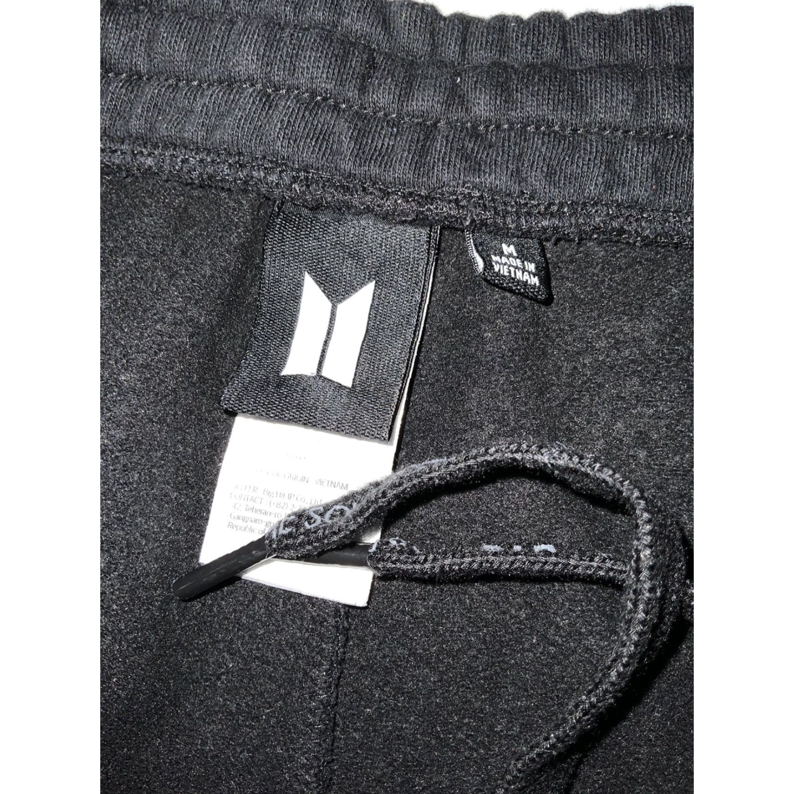 Vintage VINTAGE BTS Map Of The Soul 7 Tour Big Hit Kpop Bangtan Boys Official Jogger Sweatpants Unisex Adults M Black Sweatpants Mens Womens Size US 31 - 6 Thumbnail