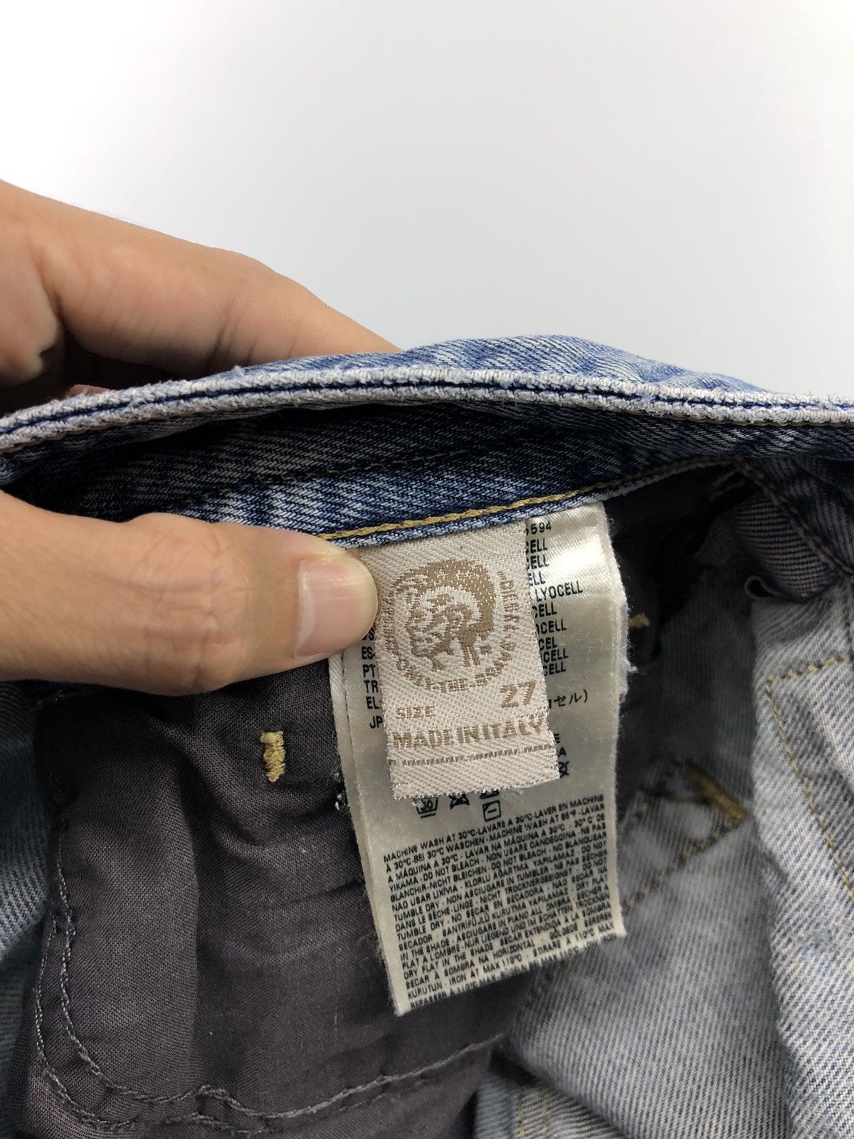Diesel Vintage Diesel Blue Eyecons 2015/2 Edition Distressed Jeans Size US 28 / EU 44 - 22 Thumbnail