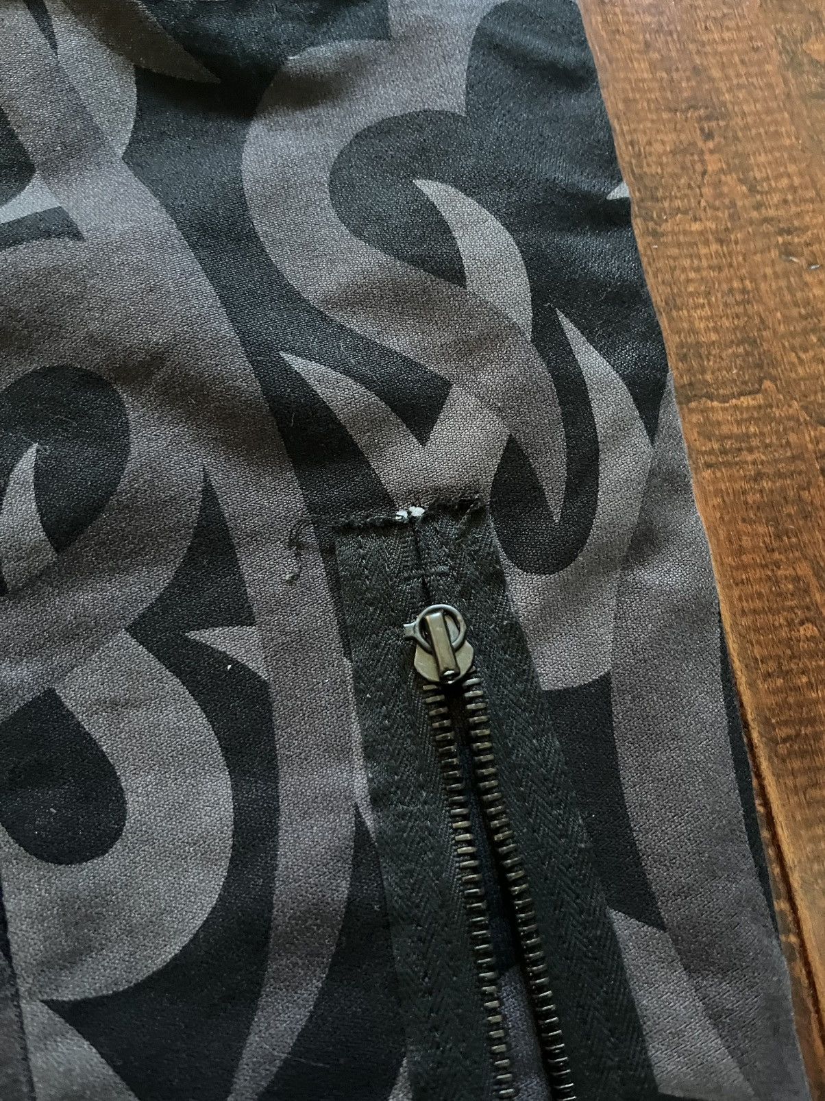 Number (N)ine AW04 Black Tribal Camo Bondage Zipper Cargo Pants FW04 Size US 29 - 5 Thumbnail