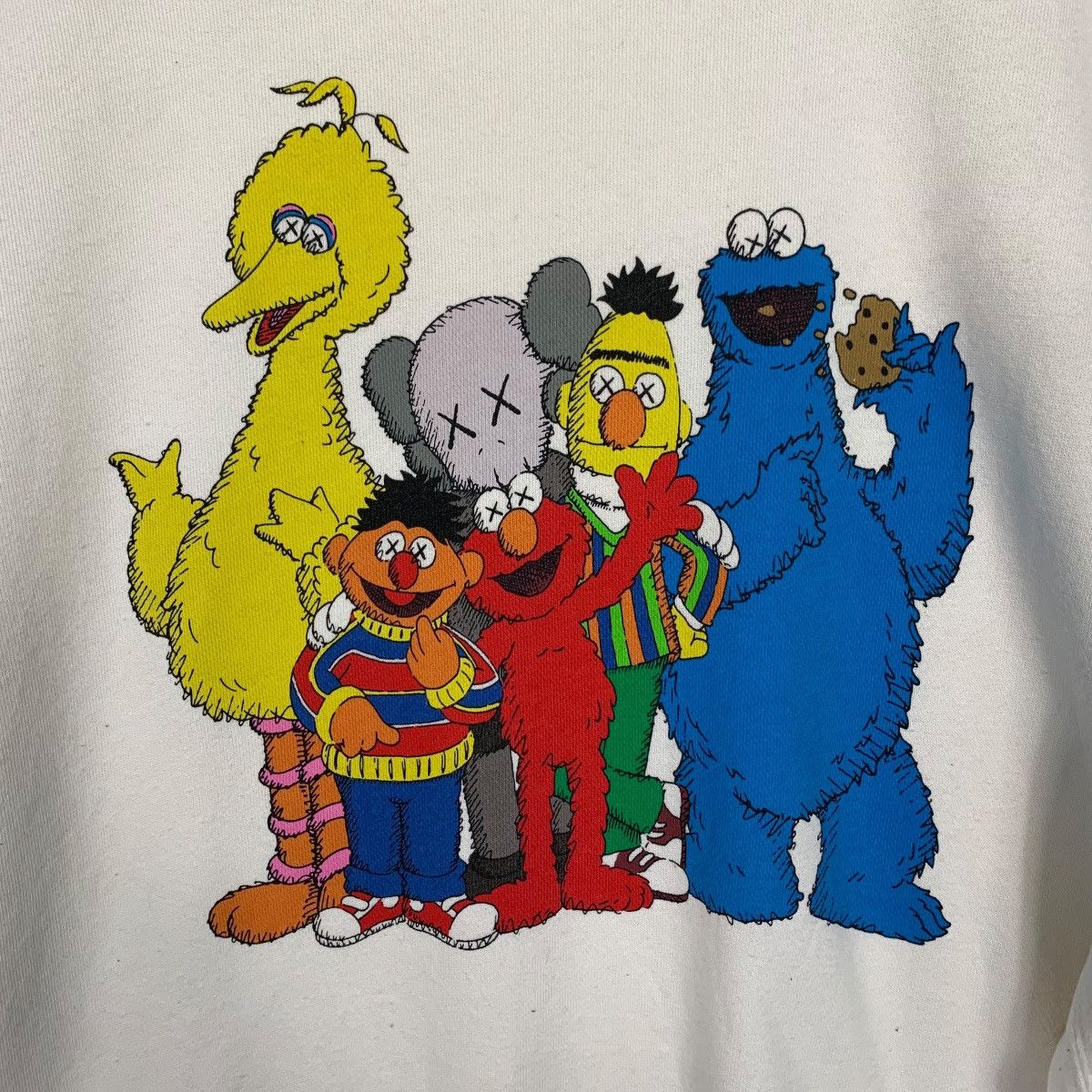 Kaws × Uniqlo UT X KAWS SESAME STREET Graphics Sweatshirt #1584-C71 Size US M / EU 48-50 / 2 - 10 Thumbnail