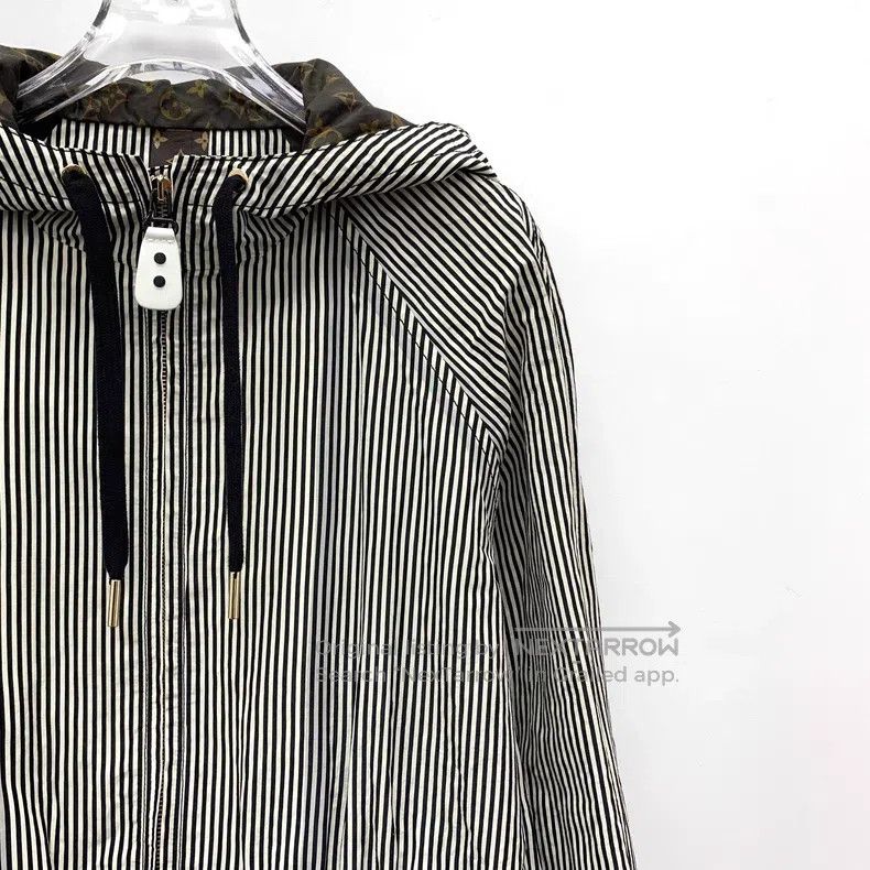 Louis Vuitton Louis Vuitton 24 Carrier Grey Vertical Stripe Cotton Hoode Size XXS / US 00 / IT 34 - 3 Thumbnail