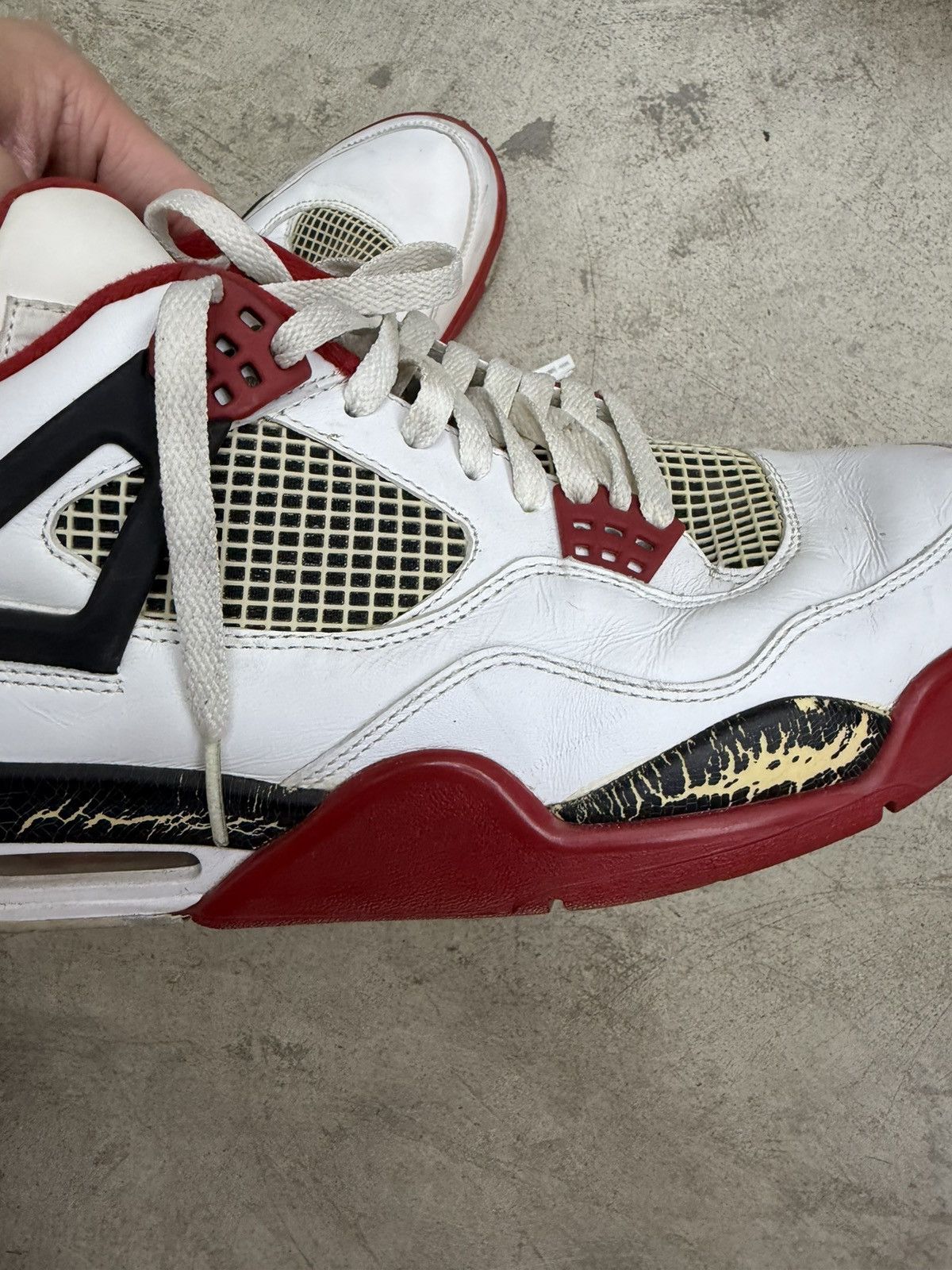 Jordan Brand Jordan 4 Fire Red 2019 Size US 10.5 / EU 43-44 - 6 Thumbnail