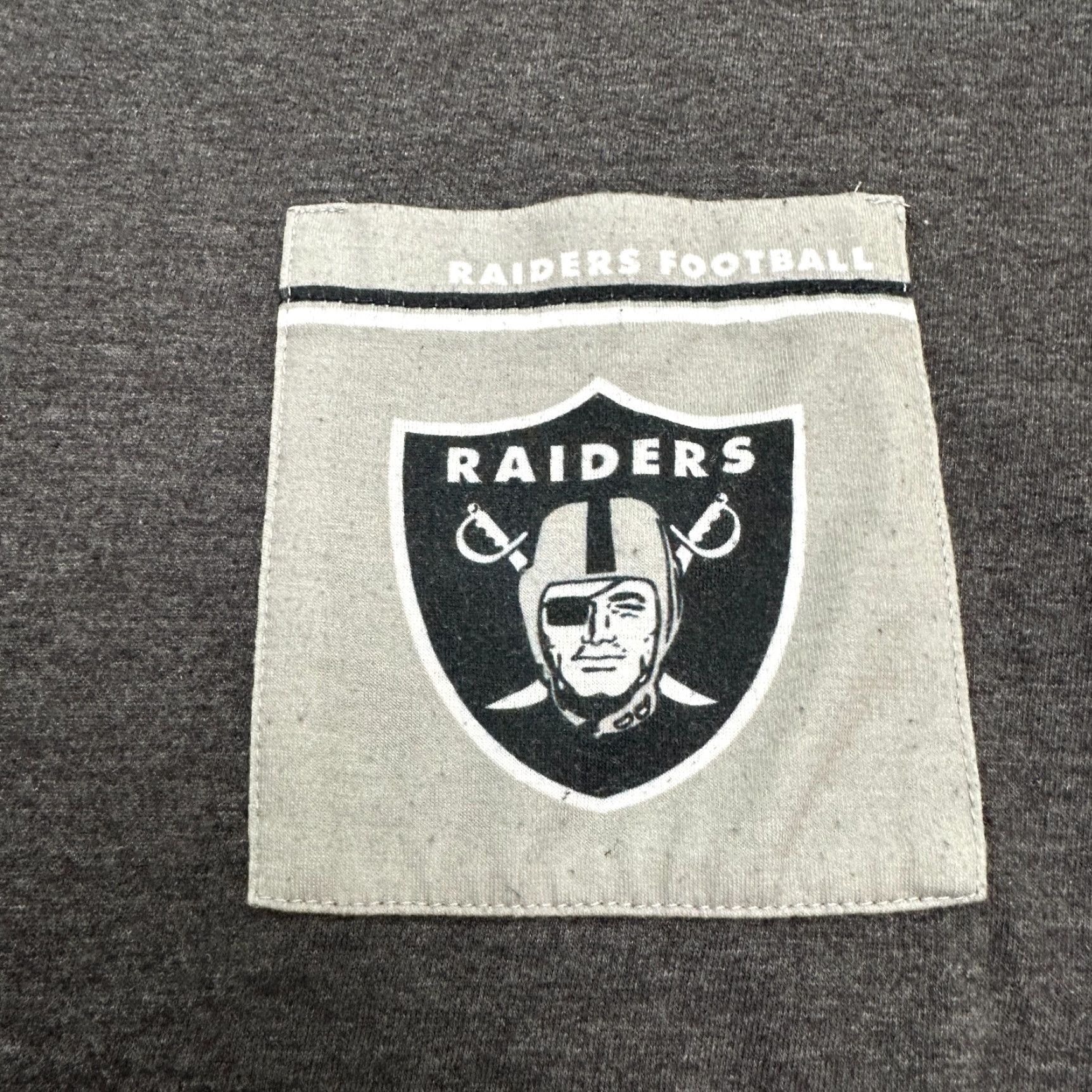 NFL Majestic Raiders Football Tee T-Shirt Mens 2XT Black Crew Neck Cotton Pocket NFL Shirt Men 2XT Black Size US XXL / EU 58 / 5 - 3 Thumbnail