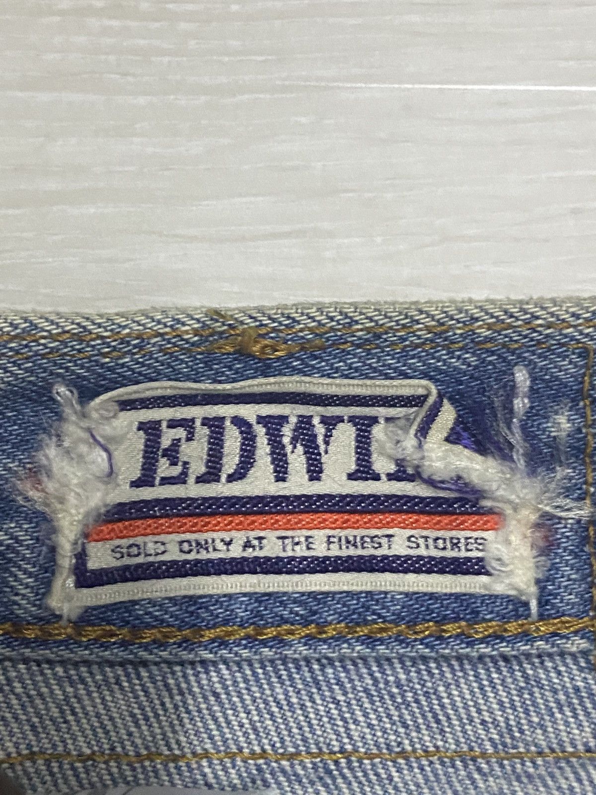 Edwin Vintage Edwin 1057 90s Grunge Distressed Loose Jeans Size US 30 / EU 46 - 13 Thumbnail