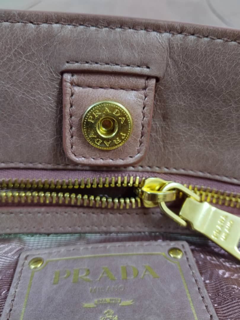 Prada Authentic Prada Leather Tote Shoulder Bag Size ONE SIZE - 16 Thumbnail