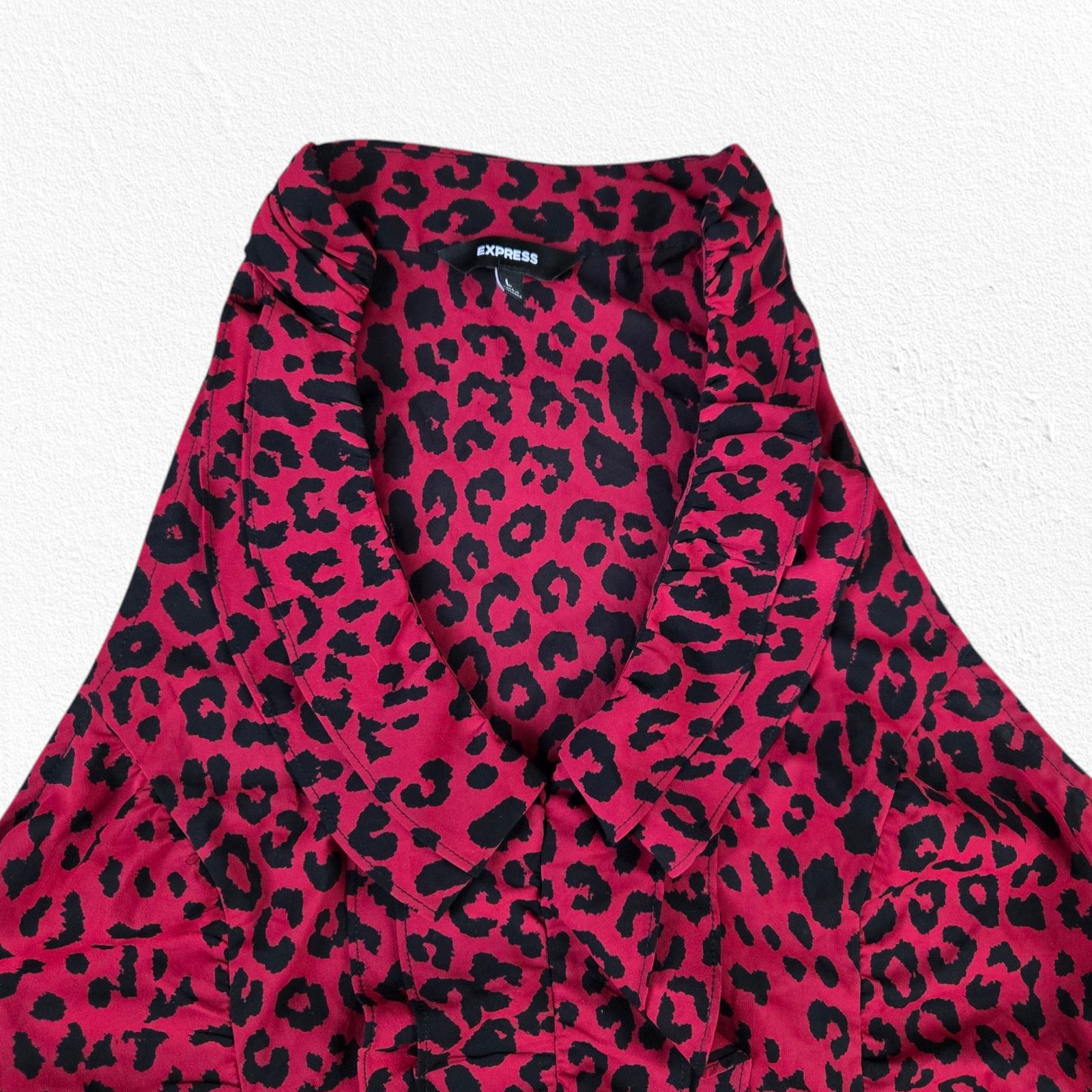 Express Red Black Leopard Print Ruffle V-Neck Blouse Size Large Size L / US 10 / IT 46 - 3 Thumbnail