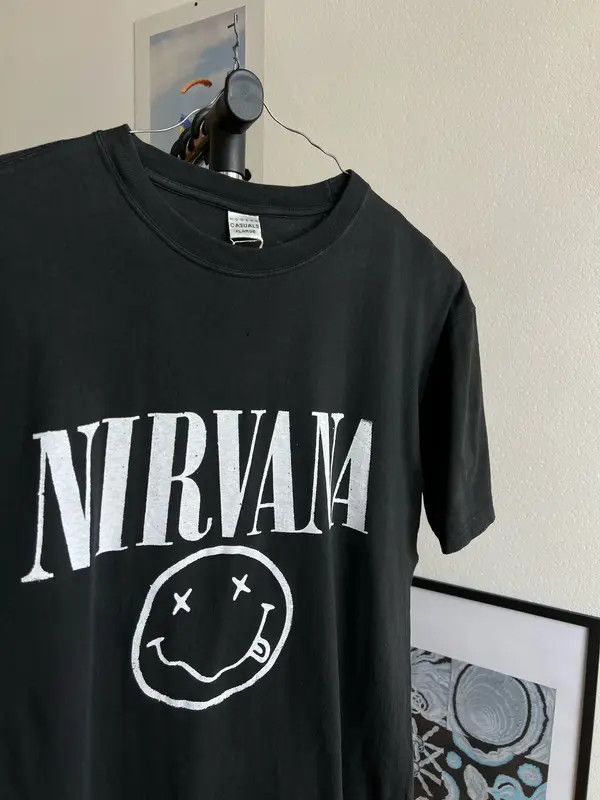 Band Tees Vintage Nirvana Smiley Face Band Tee Shirt Size US XL / EU 56 / 4 - 7 Thumbnail