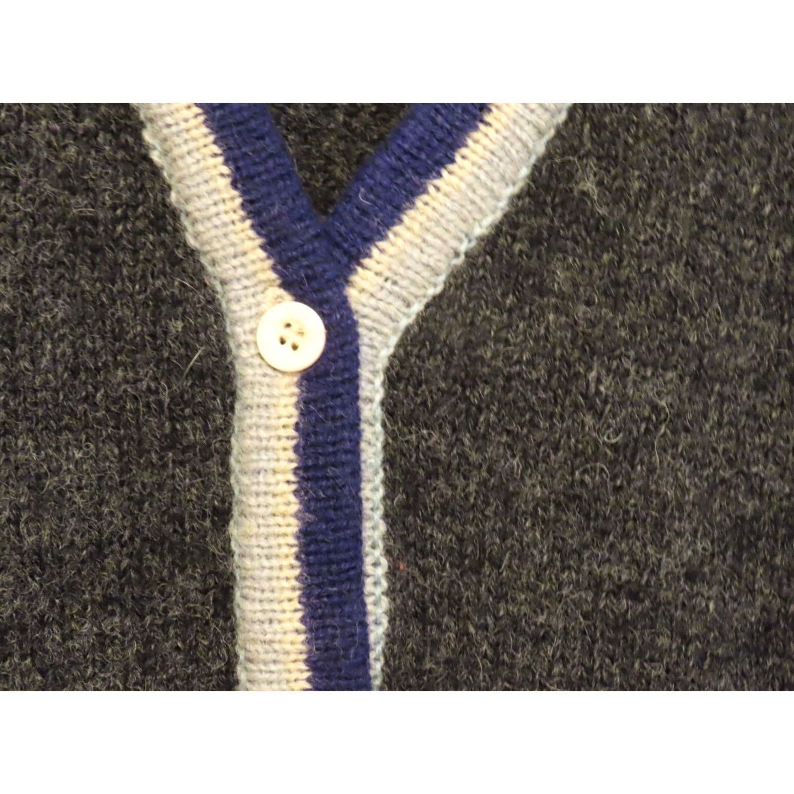 Vintage VINTAGE One Step Up Sweater Shirt Womens Large Dark Grey 100% Wool Knit V-Neck Long Sleeve Button Pullover Size L / US 10 / IT 46 - 4 Thumbnail